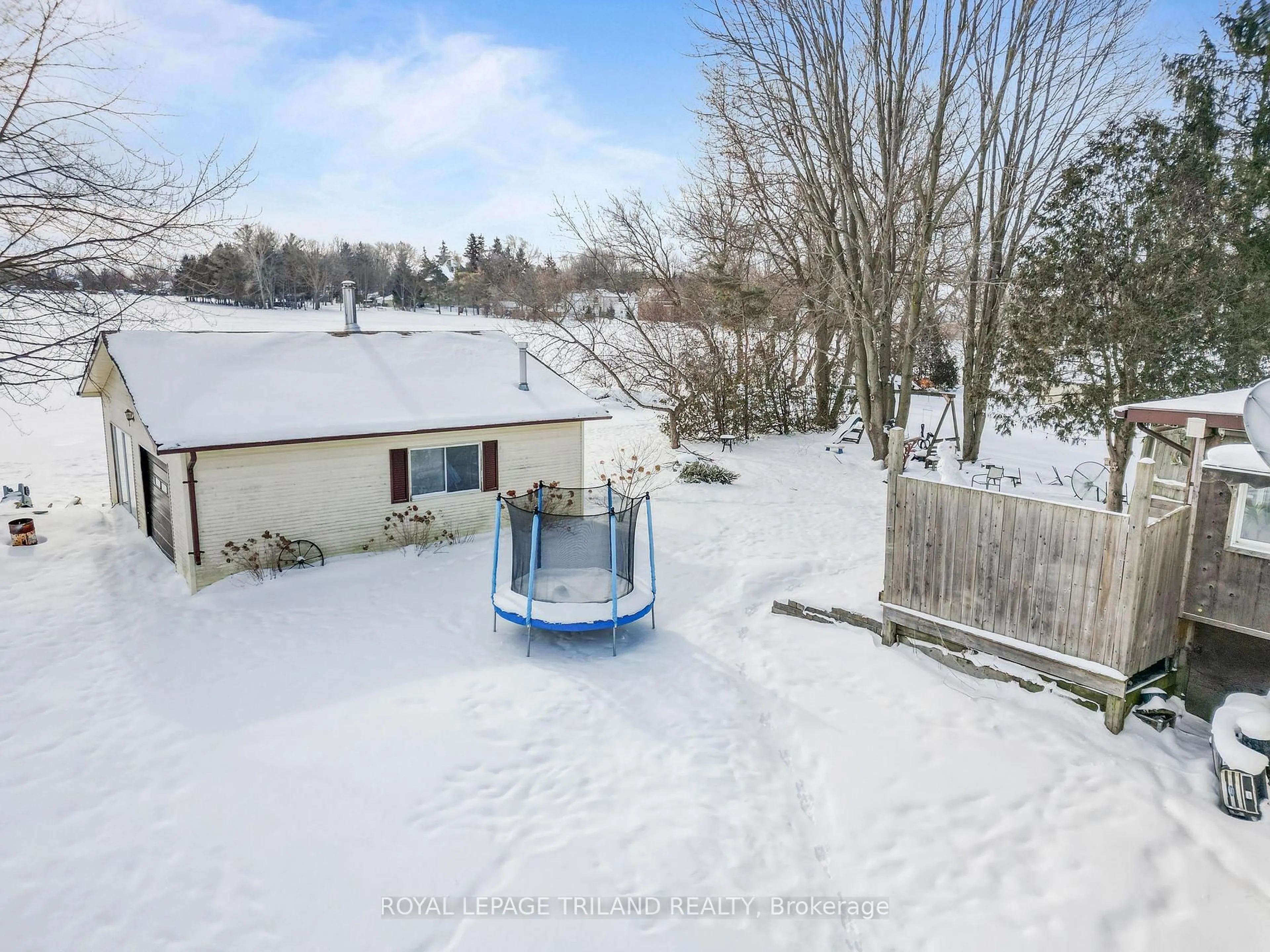 A pic from outside/outdoor area/front of a property/back of a property/a pic from drone, water/lake/river/ocean view for 191 South St, Southwest Middlesex Ontario N0L 1M0