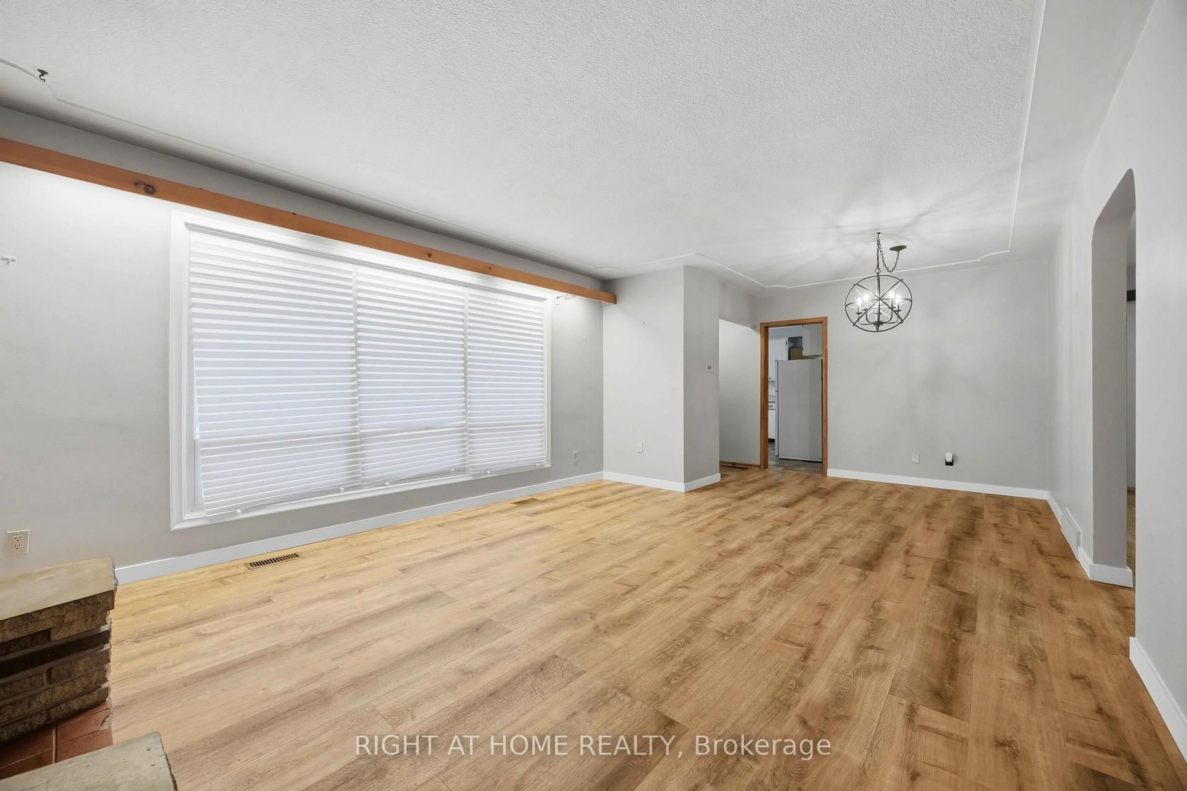 A pic of a room for 241 East St, Sarnia Ontario N7T 3R8