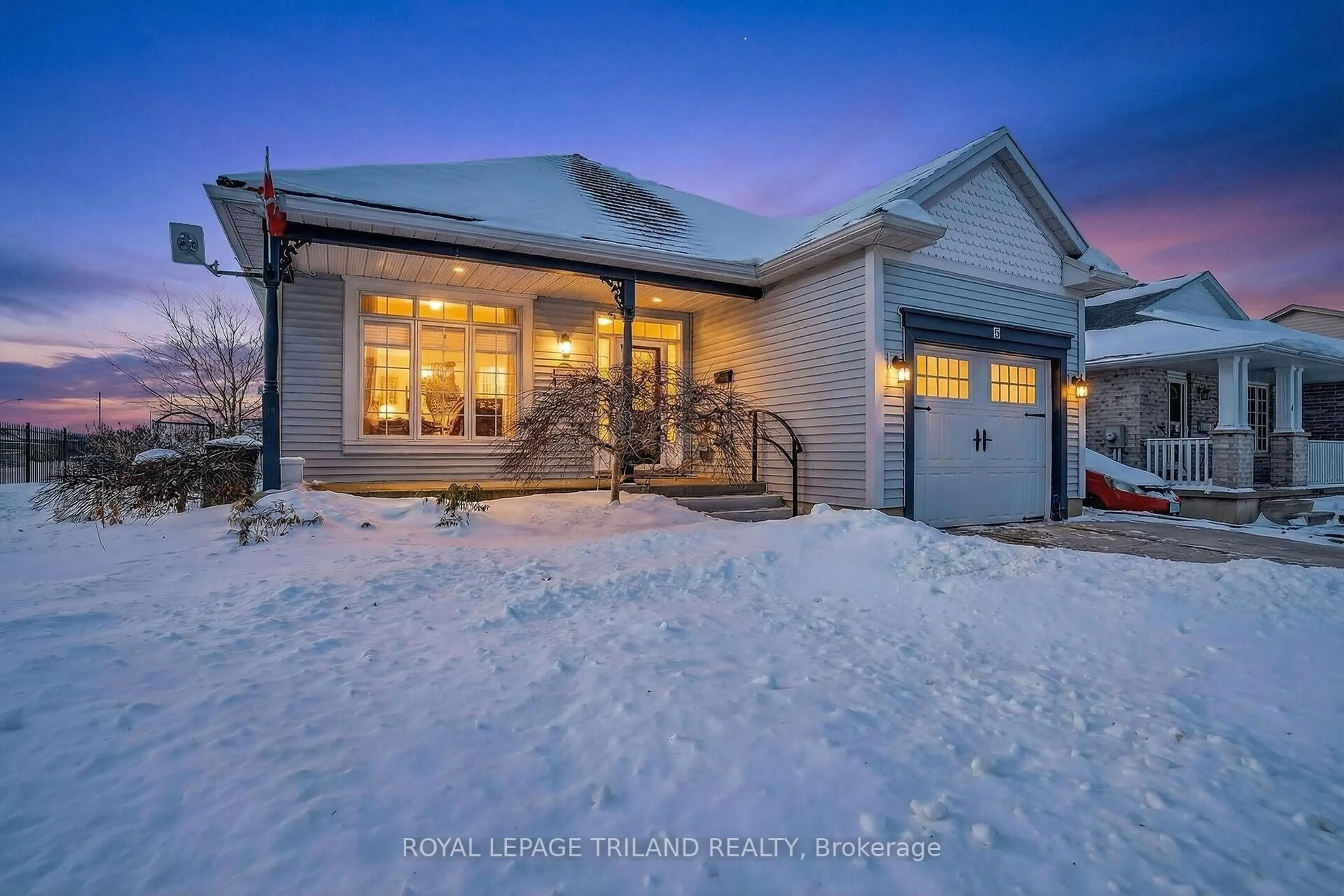 Unknown for 2 Axford Pkwy, St. Thomas Ontario N5R 6E6