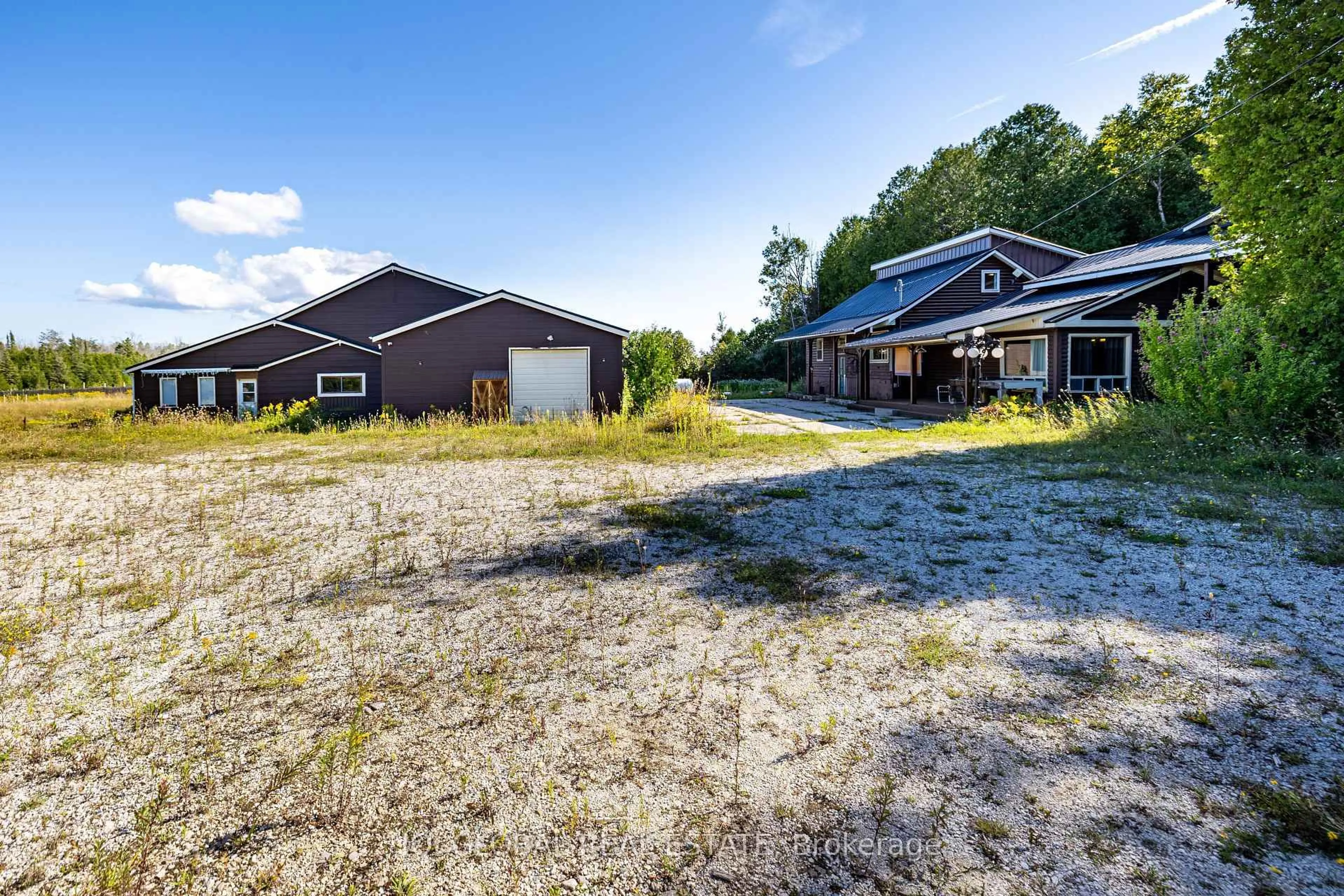 A pic from outside/outdoor area/front of a property/back of a property/a pic from drone, building for 625 Little Pike Bay Rd, Northern Bruce Peninsula Ontario N0H 1W0