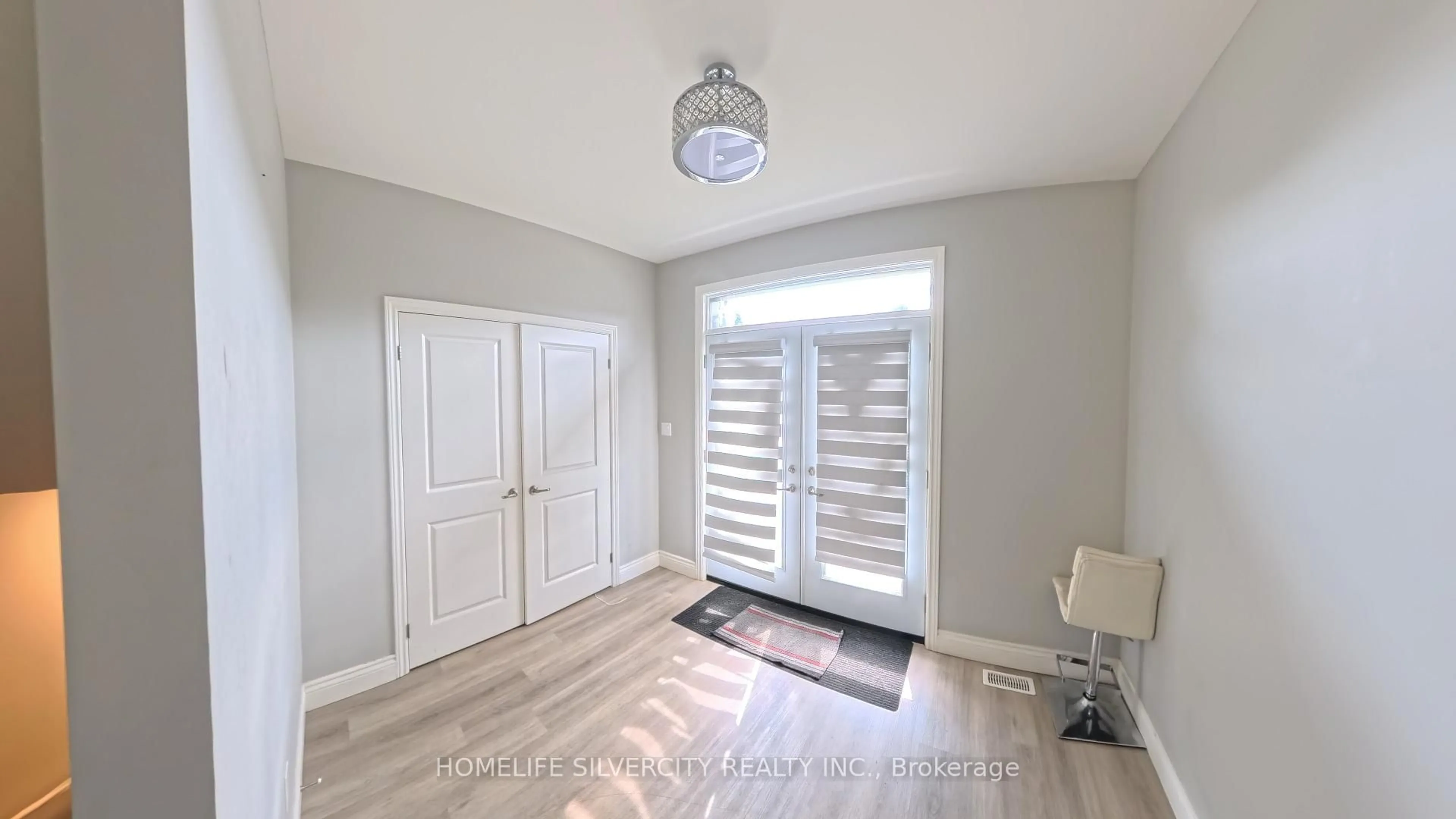 Indoor entryway for 550 Bonaventure Crt, Greater Sudbury Ontario P3A 0B4
