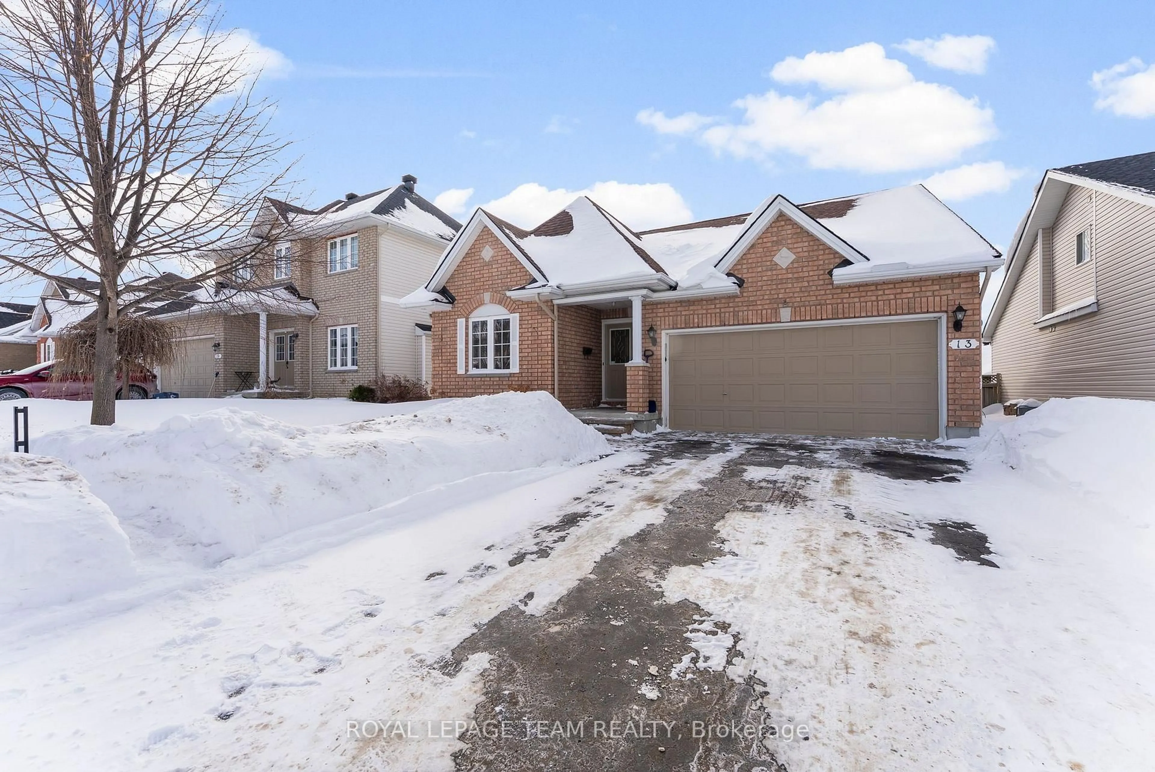 A pic from outside/outdoor area/front of a property/back of a property/a pic from drone, street for 13 Melville Rd, Arnprior Ontario K7S 3Z8