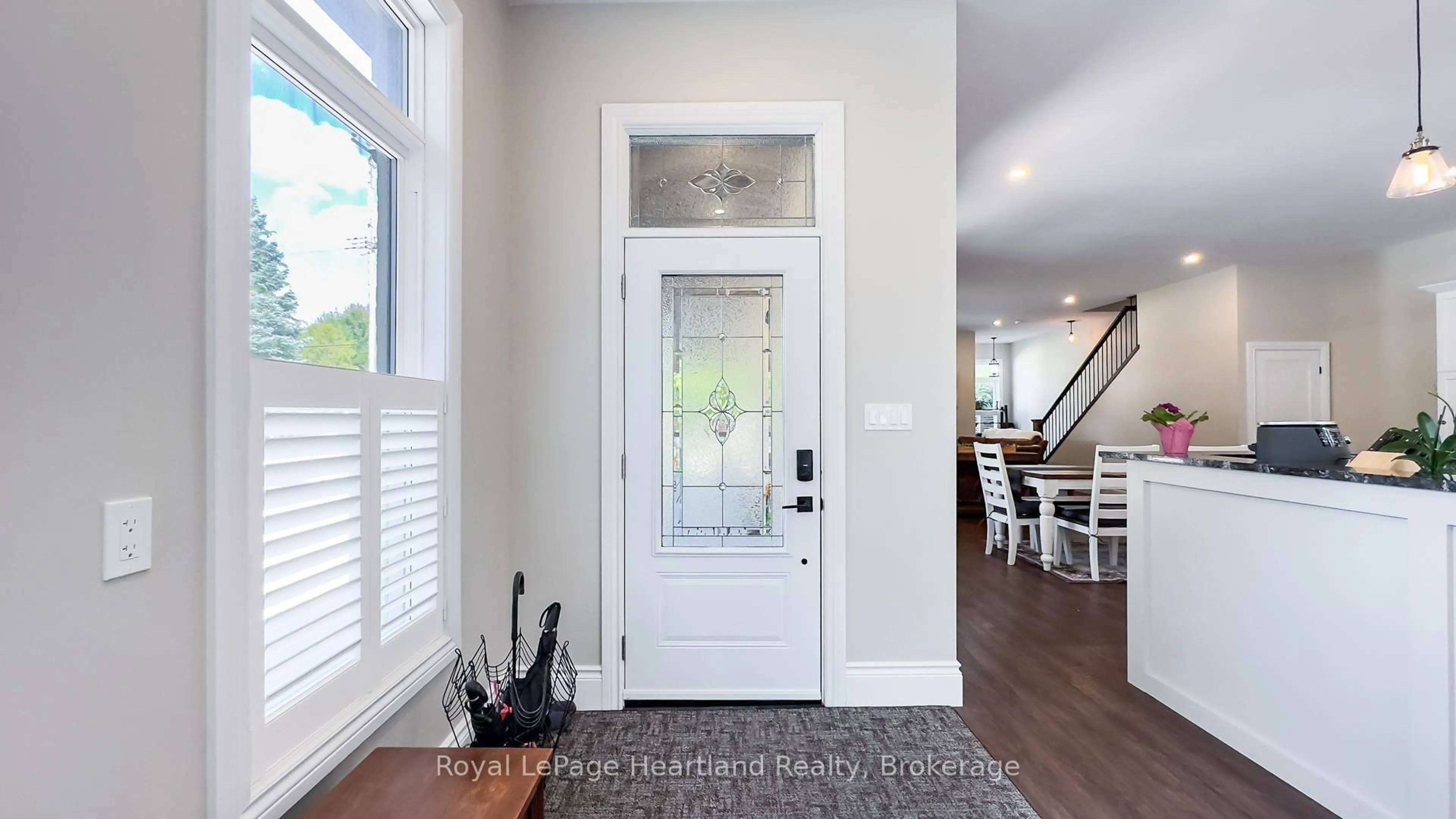 Indoor entryway for 192 Albert St, Central Huron Ontario N0M 1L0