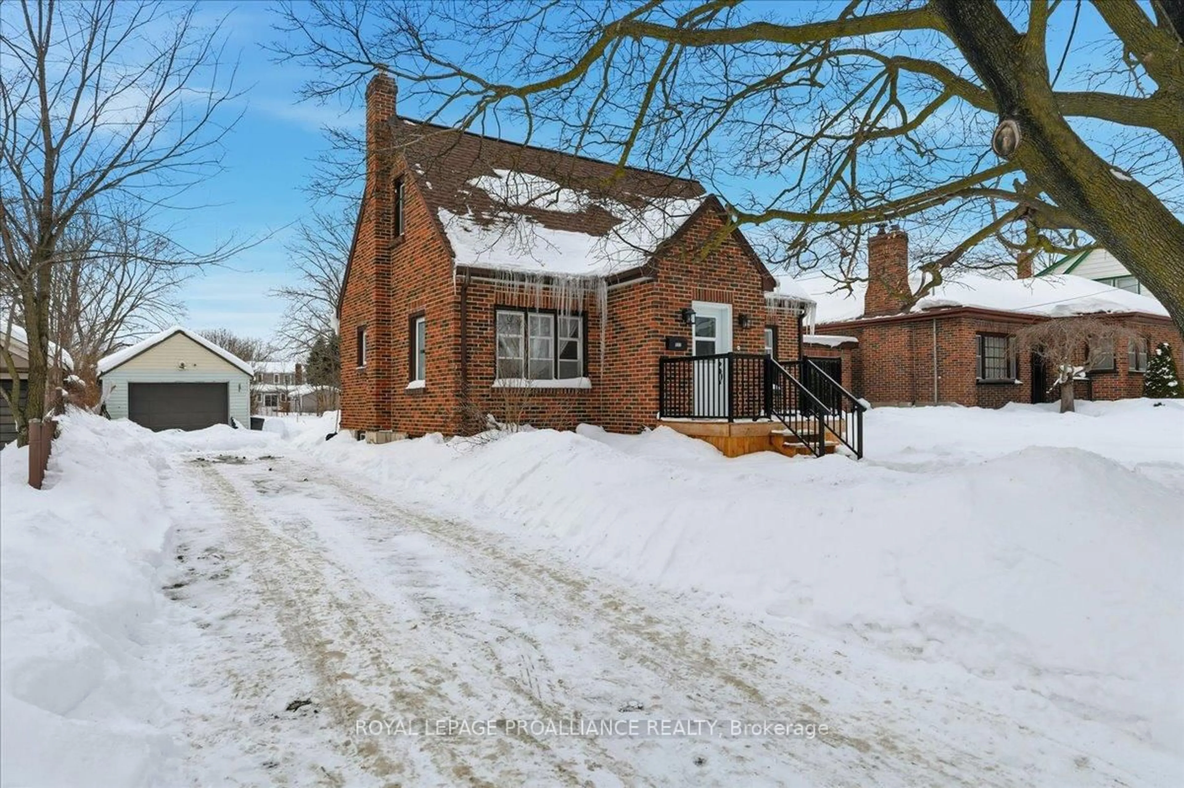 Home with brick exterior material, street for 322 Dufferin Ave, Belleville Ontario K8N 3X7