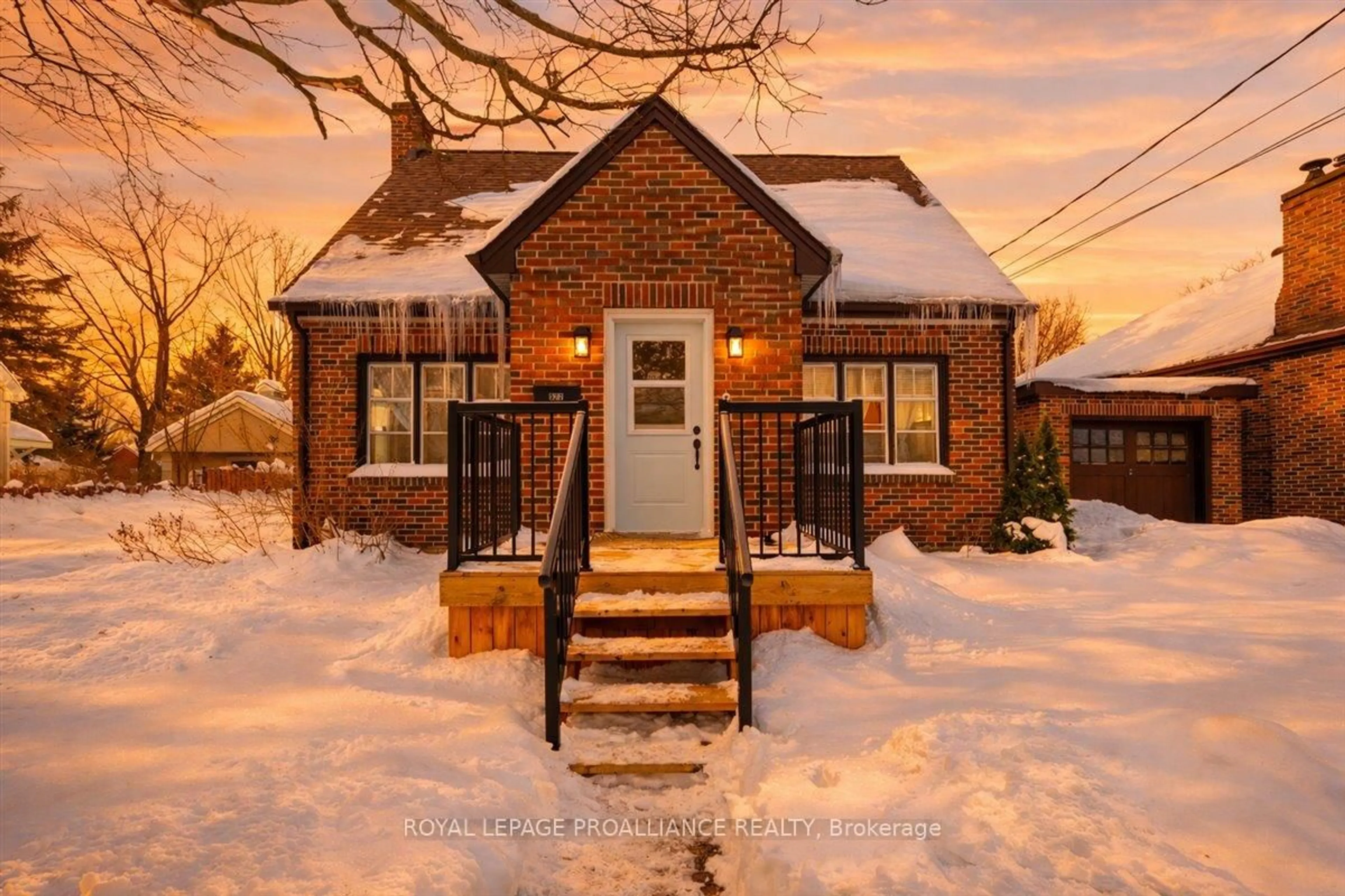 Home with brick exterior material, street for 322 Dufferin Ave, Belleville Ontario K8N 3X7