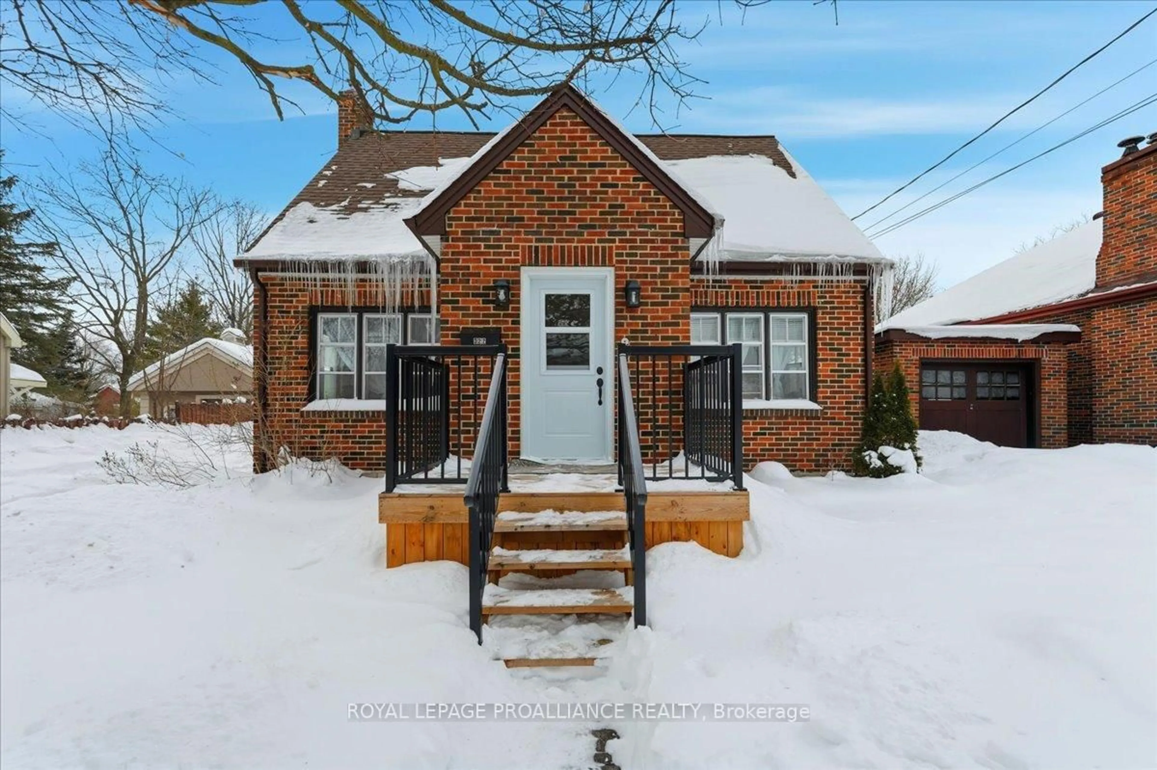 Home with brick exterior material, street for 322 Dufferin Ave, Belleville Ontario K8N 3X7