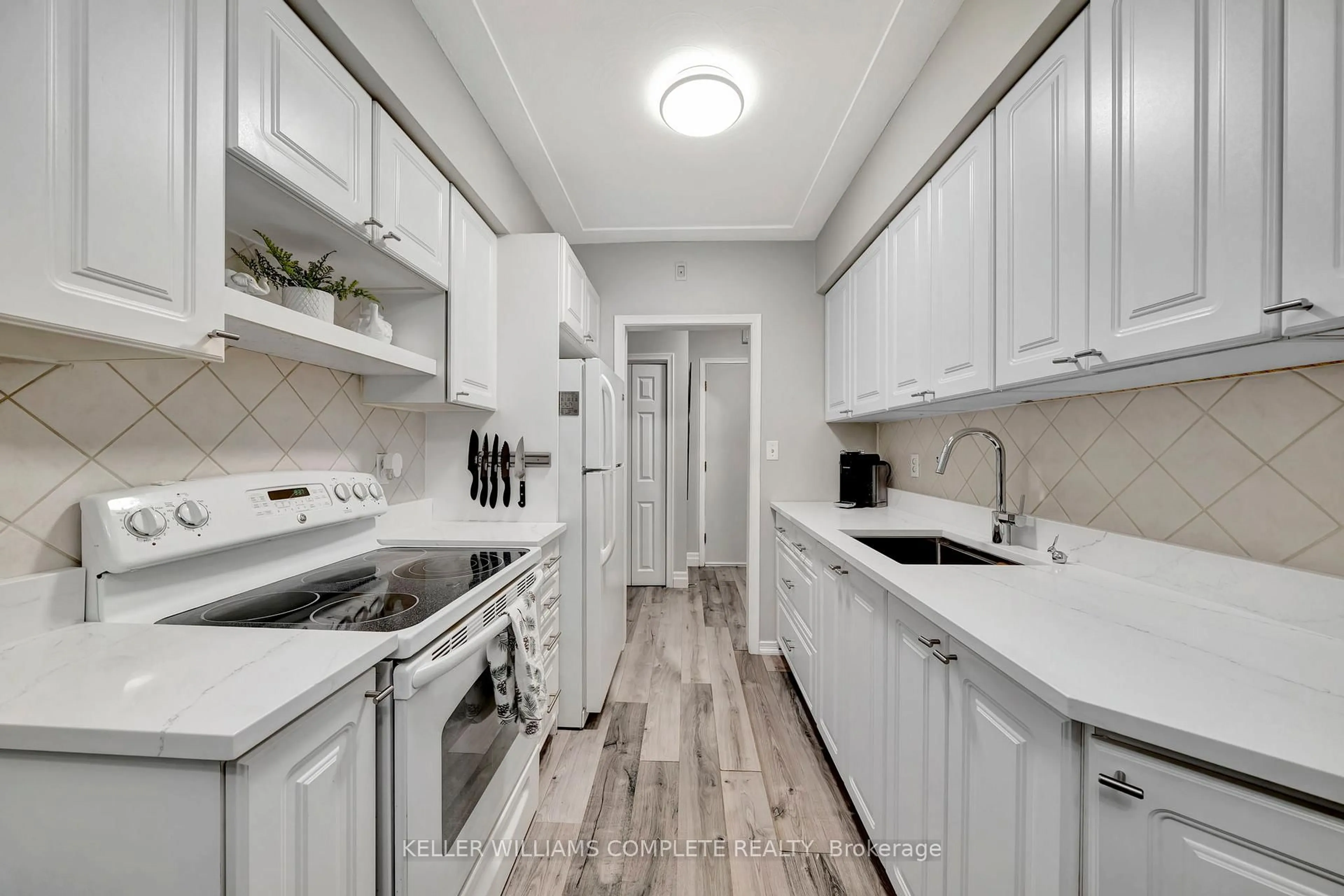 Standard kitchen, unknown for 11 Woodman Dr #307, Hamilton Ontario L8K 4E3