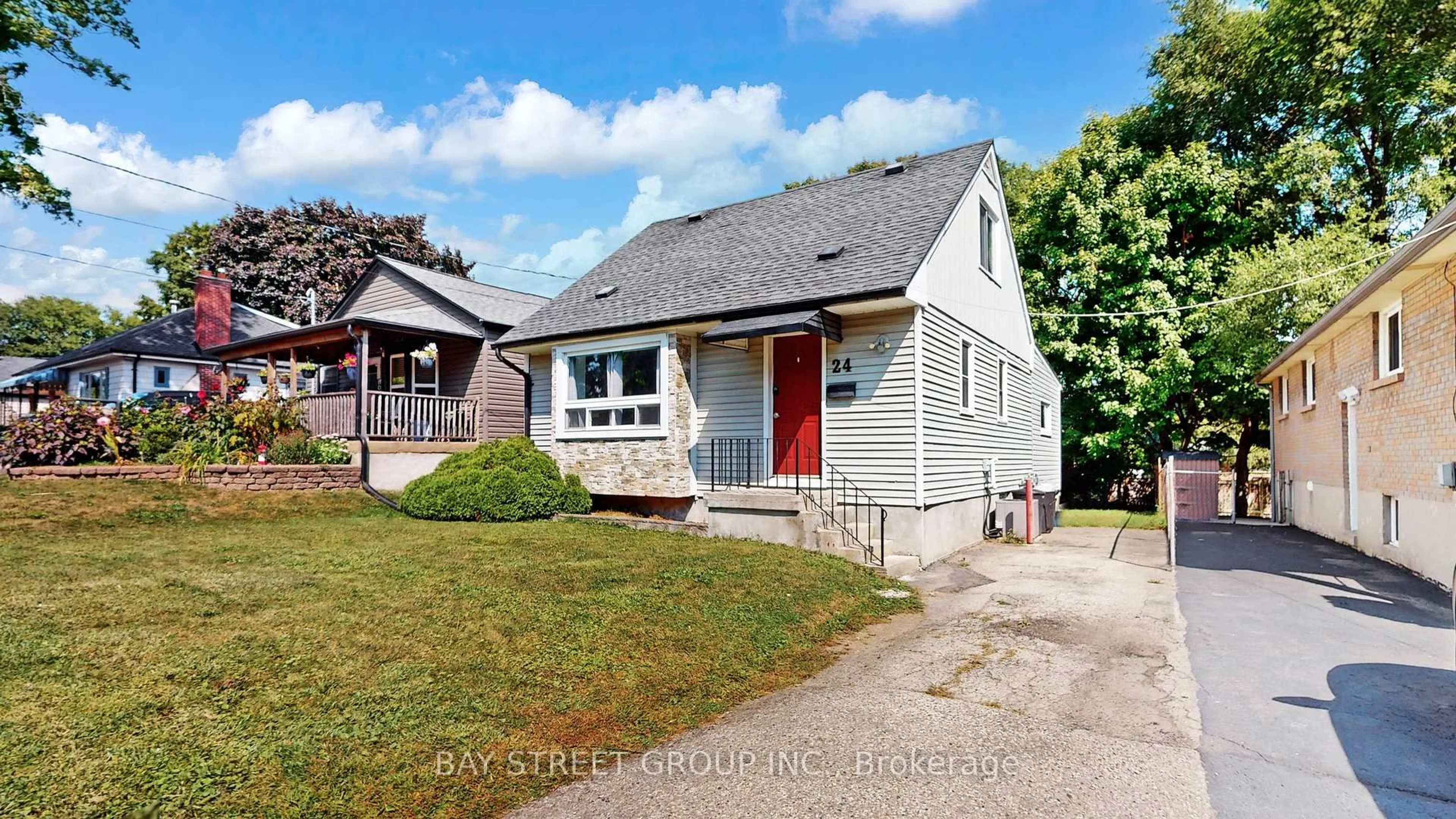 Unknown for 24 Empire St, London East Ontario N5Y 1G7