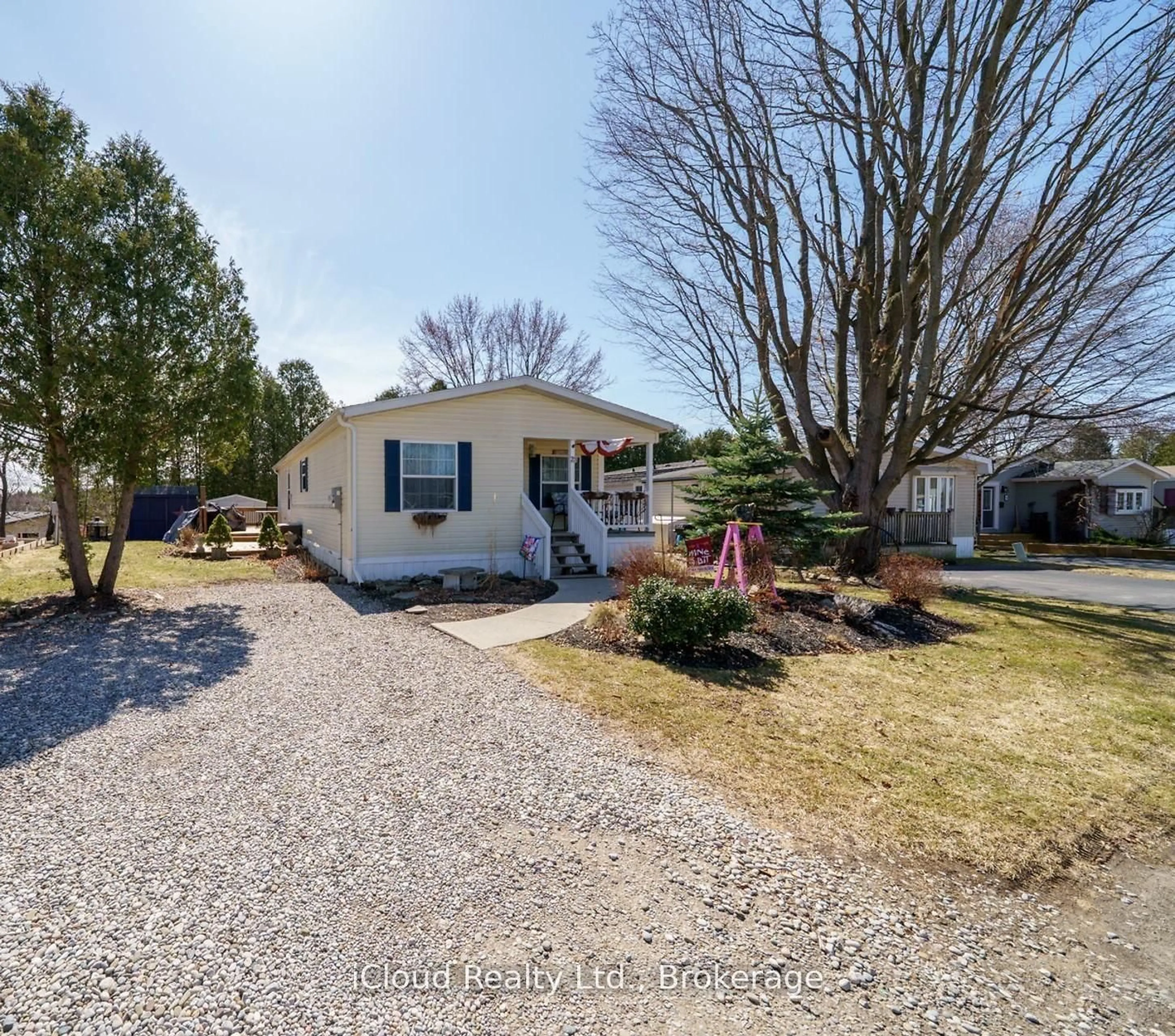 A pic from outside/outdoor area/front of a property/back of a property/a pic from drone, street for 1294 Concession 23 MacPherson Cres, Hamilton Ontario N0B 2J0