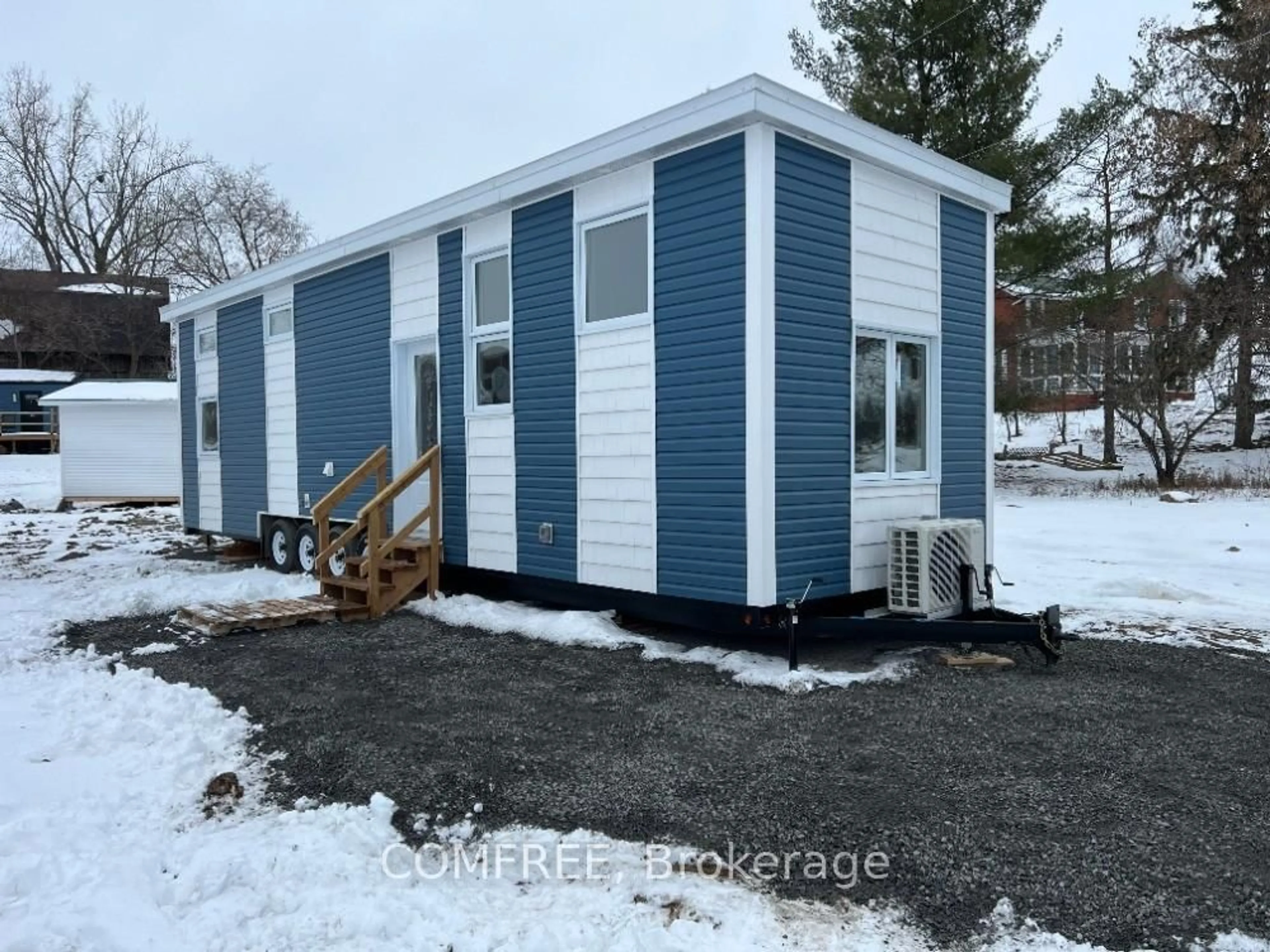Shed for 3369 York's Corner Rd, Kenmore Ontario K0A 2G0