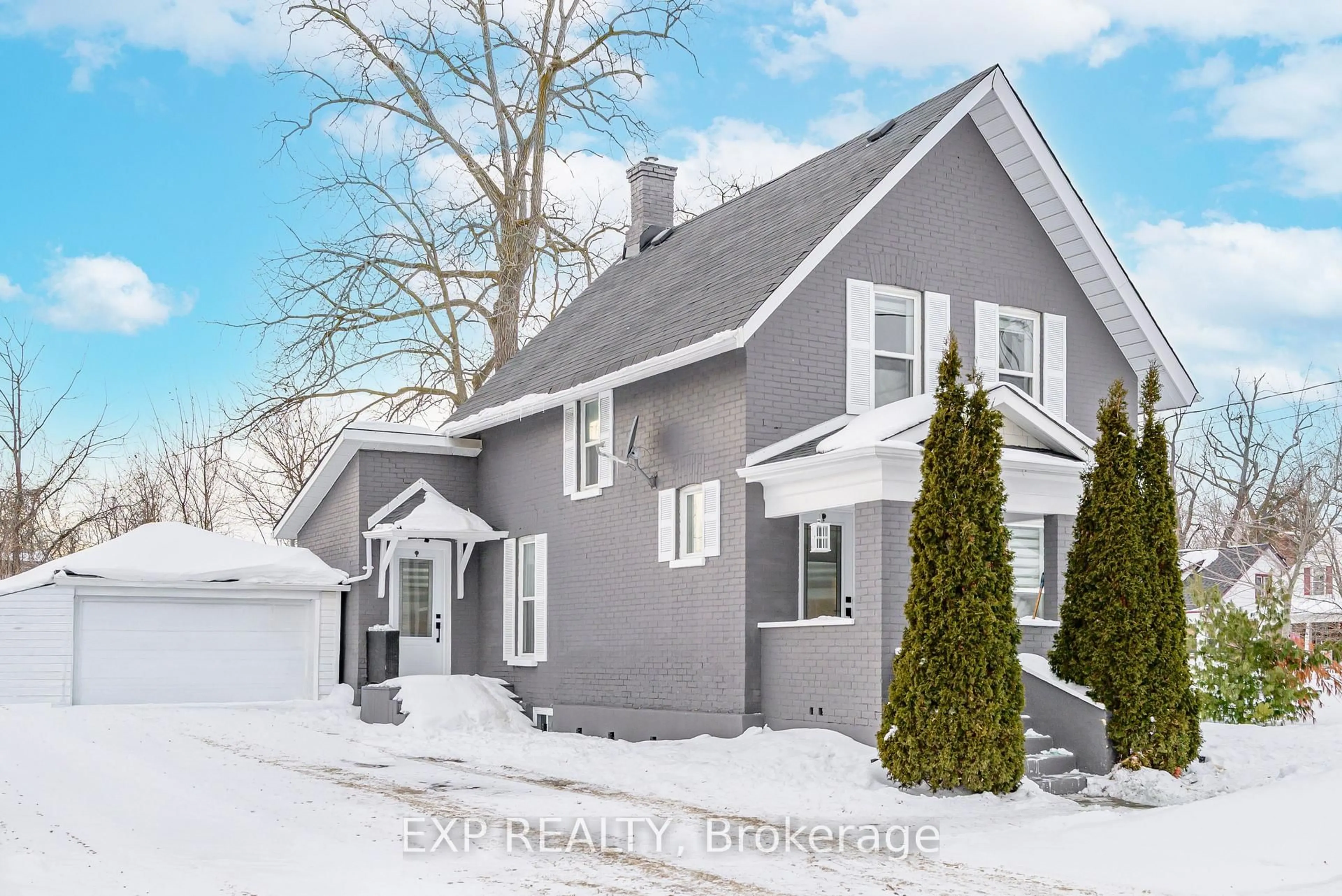 Home with vinyl exterior material, street for 11 Albert St, Kawartha Lakes Ontario K9V 4J3