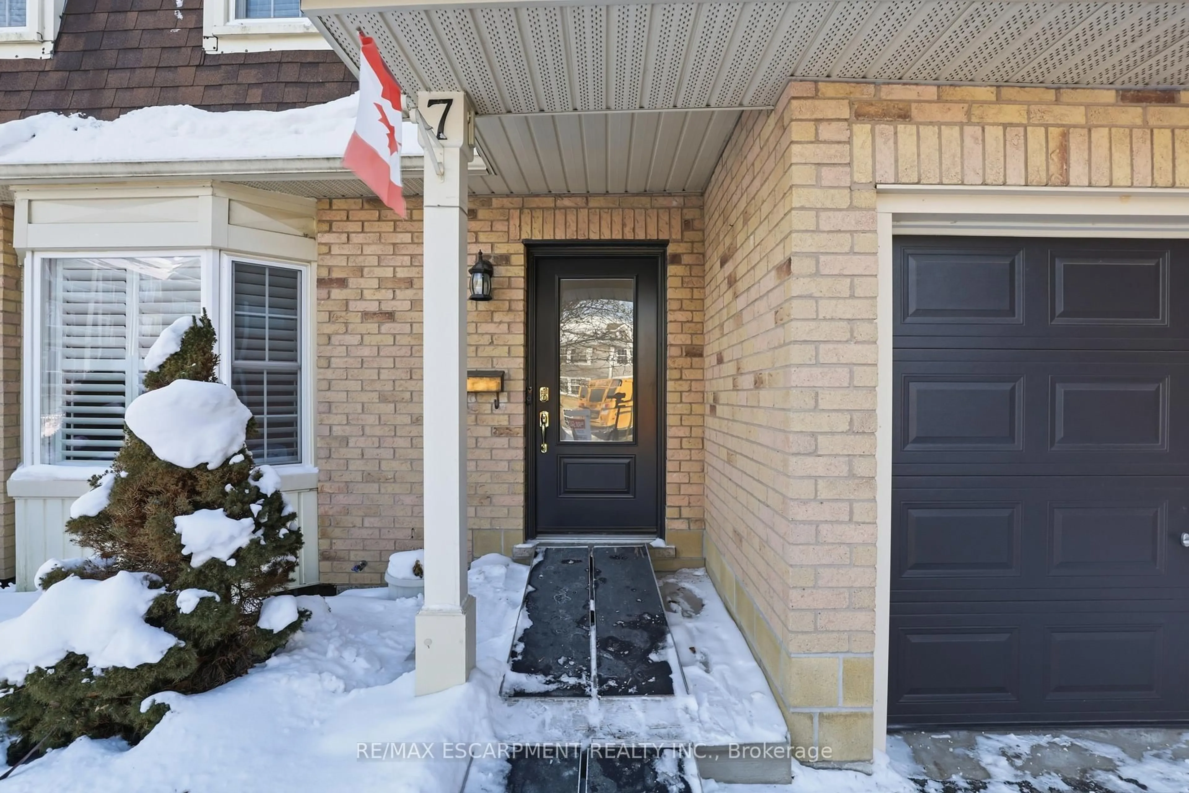 Indoor entryway for 105 Wilson St #7, Hamilton Ontario L9G 3A9