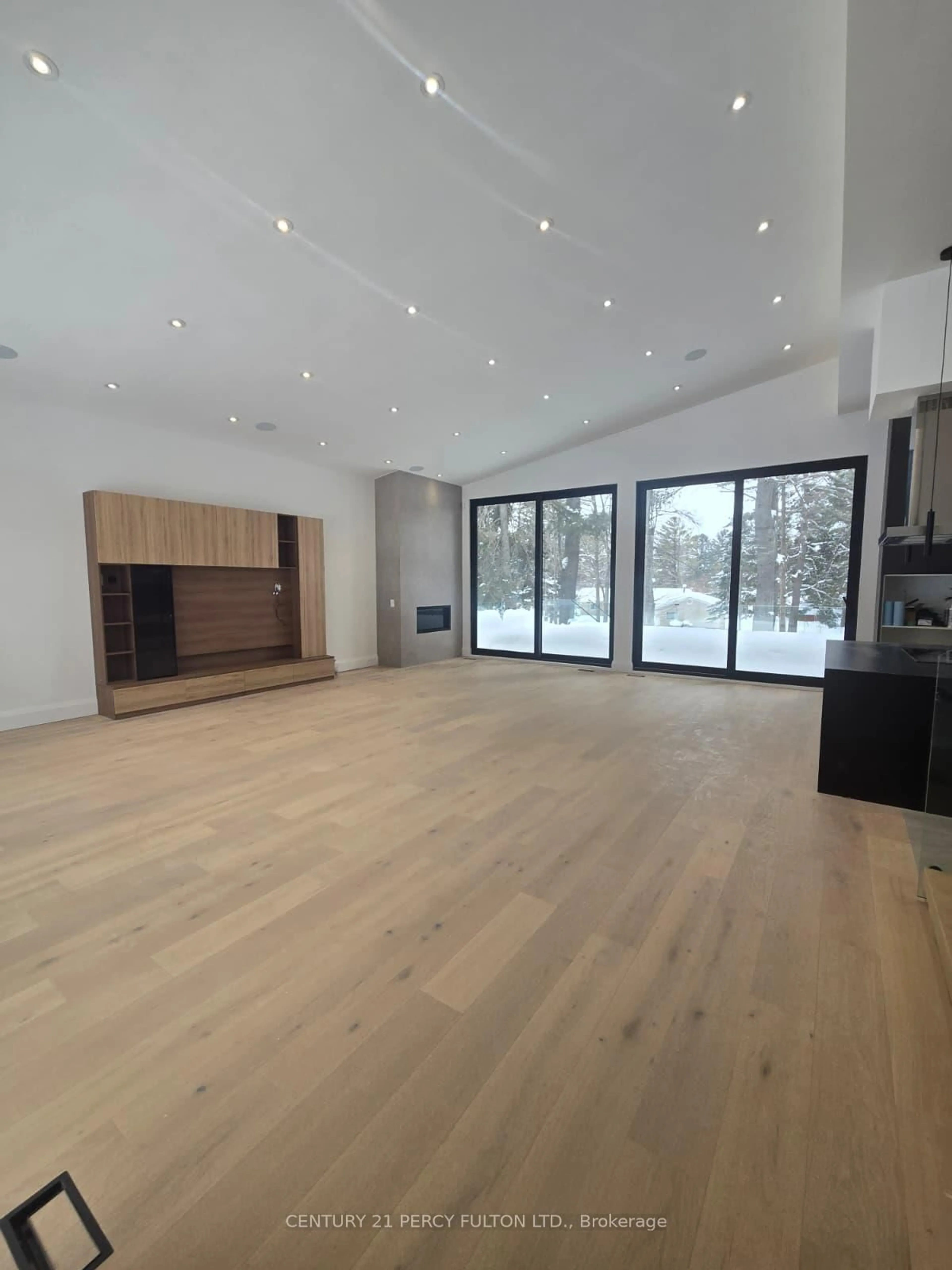 A pic of a room for 5 Robert St, Sundridge Ontario P0A 1Z0