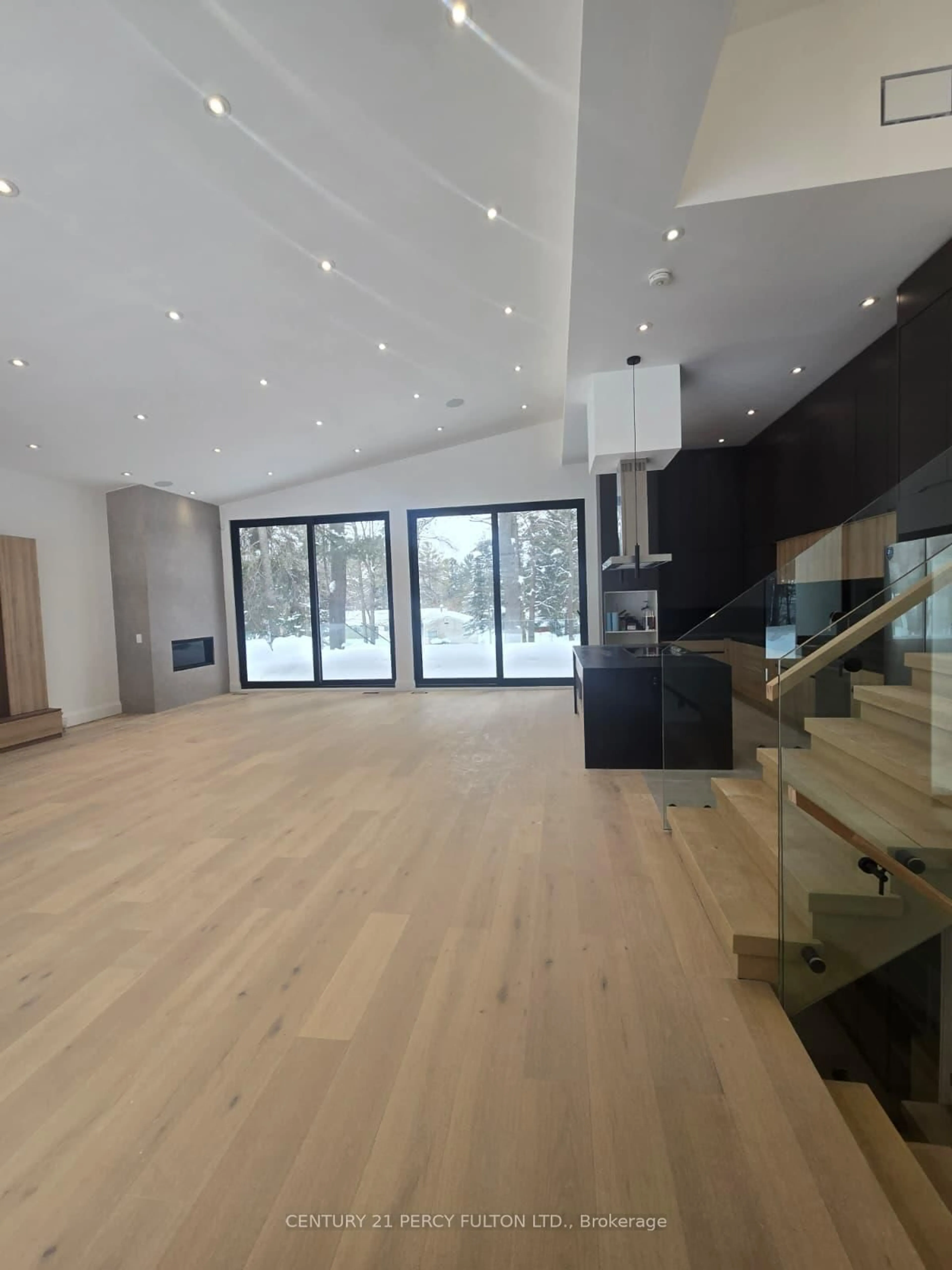 Unknown for 5 Robert St, Sundridge Ontario P0A 1Z0