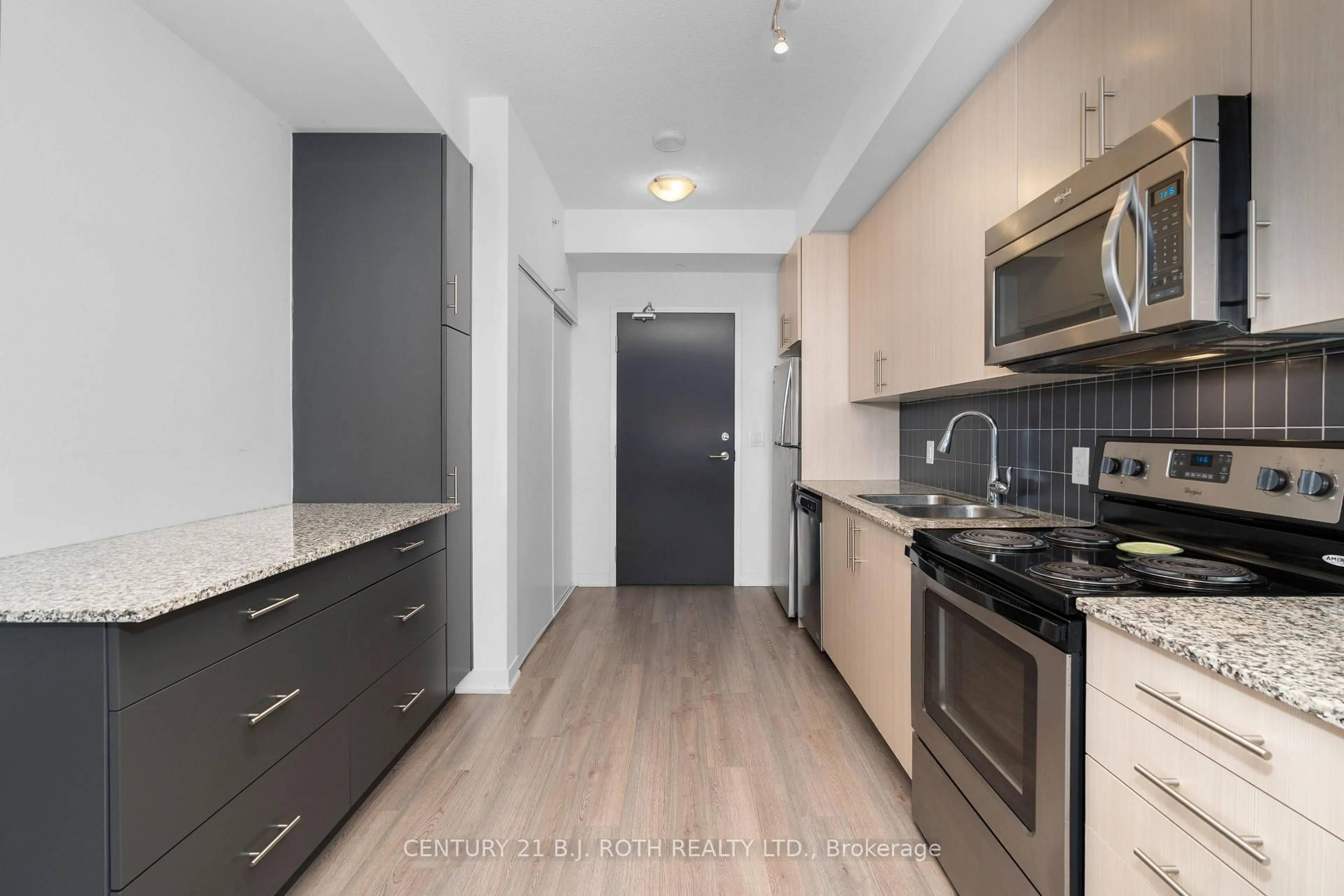 Standard kitchen, unknown for 85 Duke St #1507, Kitchener Ontario N2H 0B7