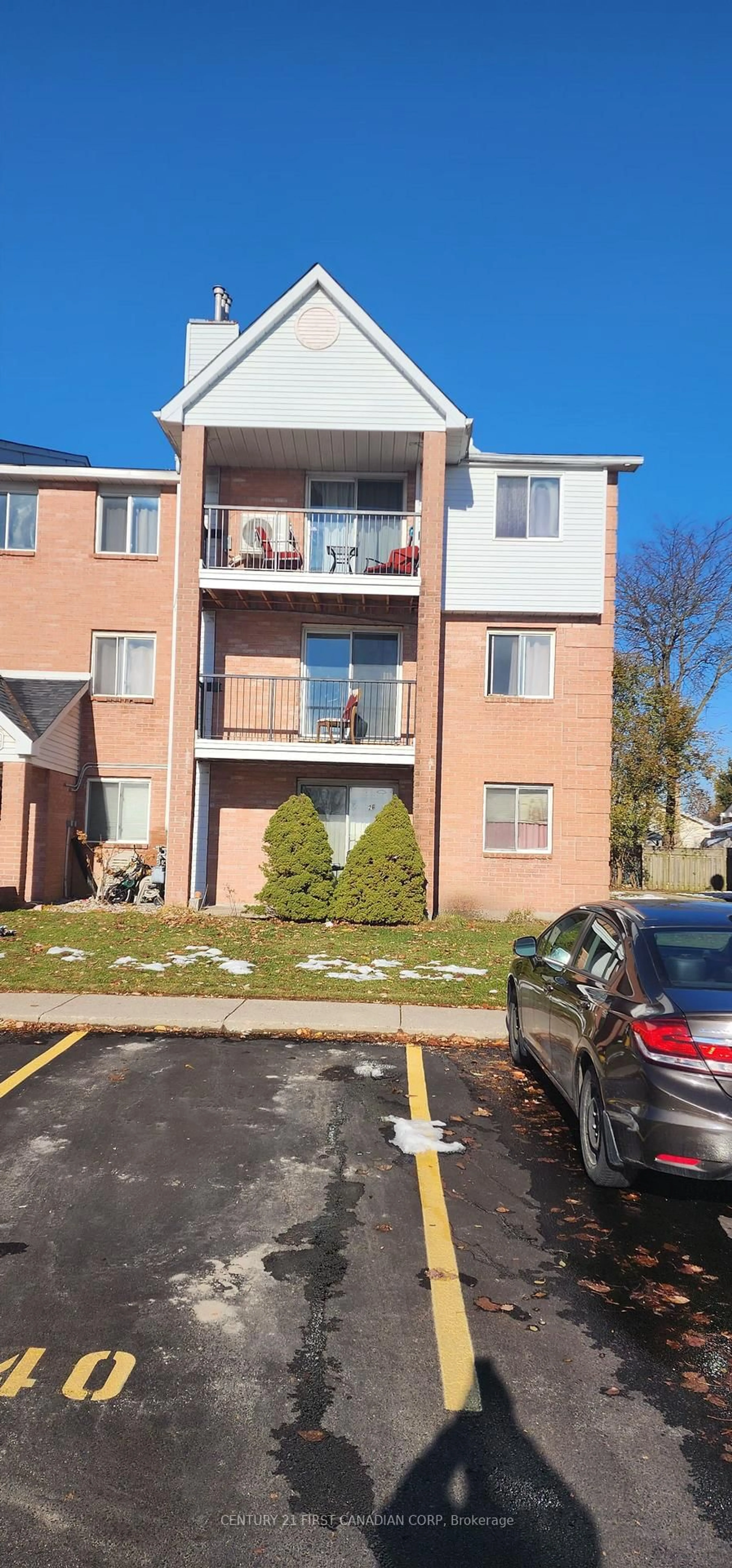 Patio, street for 1096 Jalna Blvd #46, London South Ontario N6E 3B8