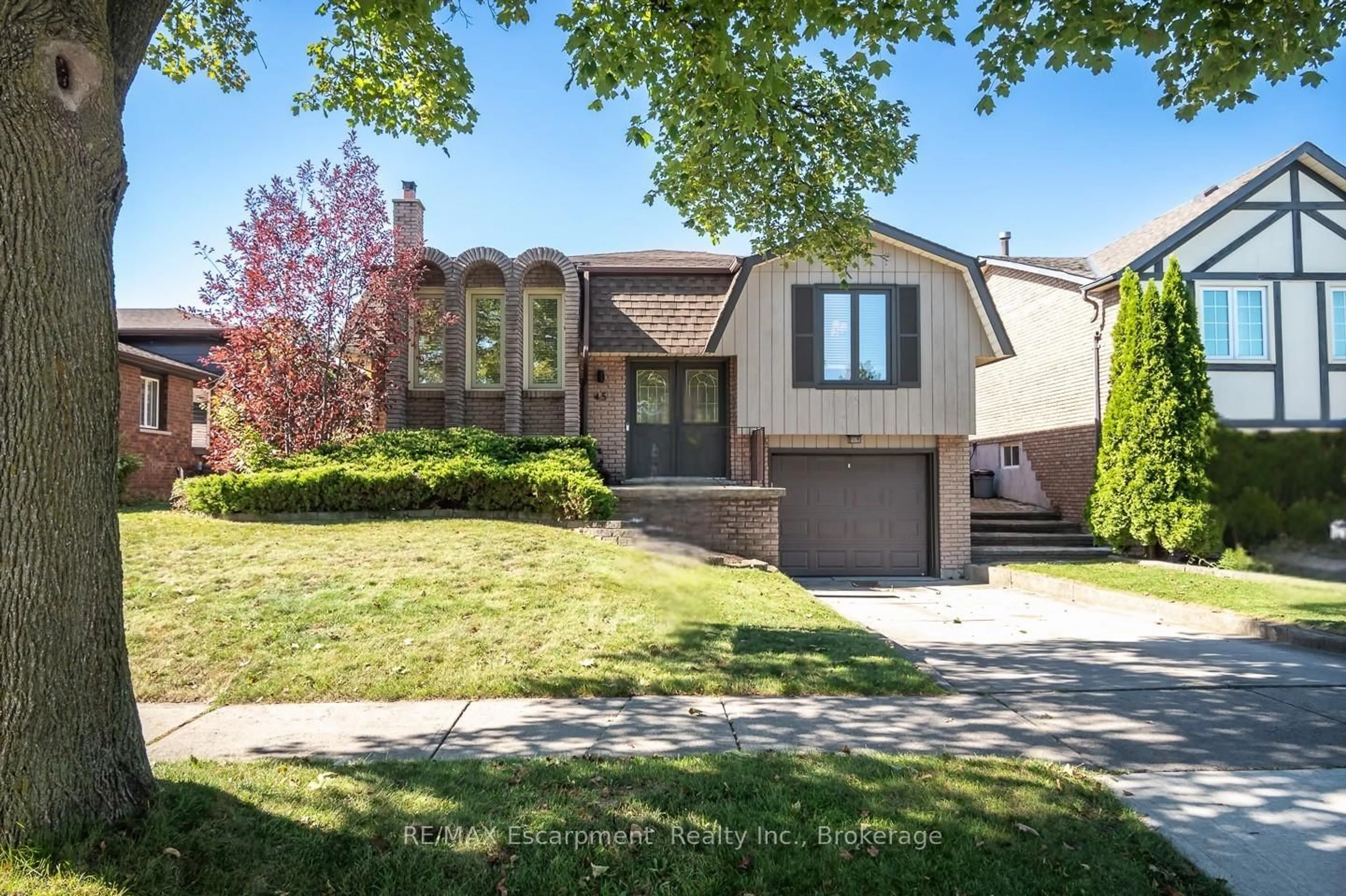 Home with vinyl exterior material, street for 45 AMBERWOOD St, Hamilton Ontario L8J 1J1