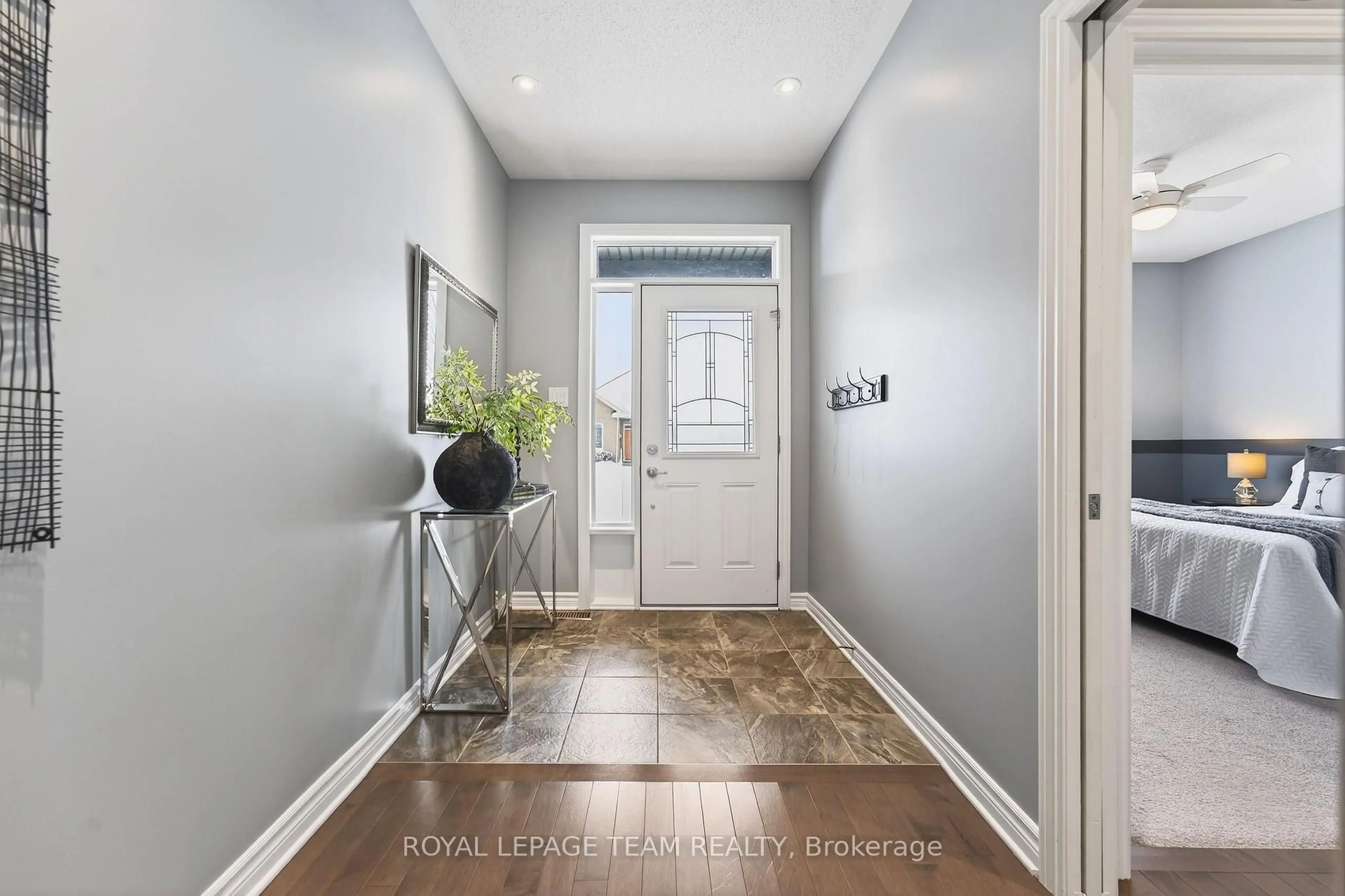 Indoor entryway for 834 Rockson Cres, Stittsville Ontario K2S 0S6