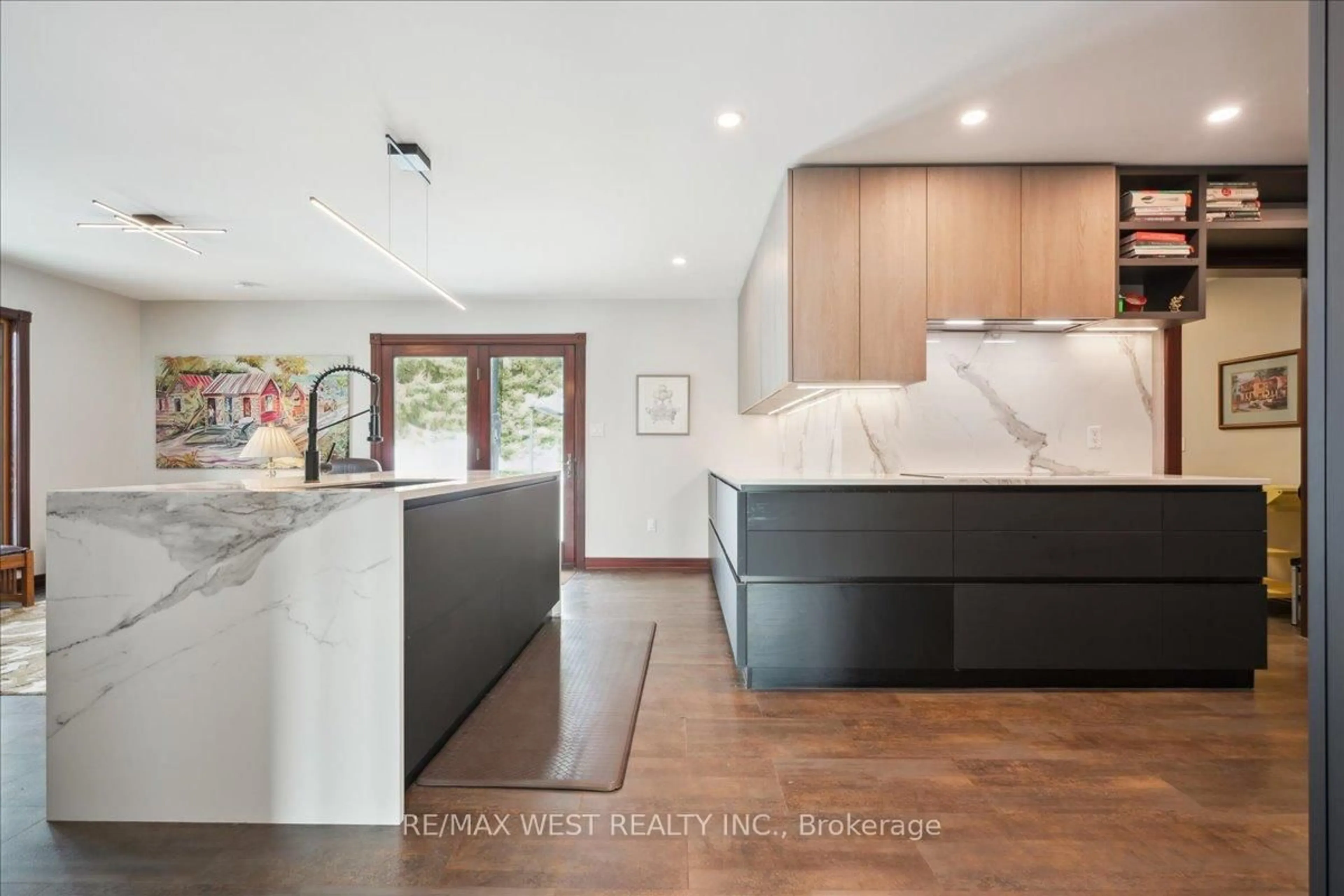 Open concept kitchen, ceramic/tile floor for 331 Mountsberg Rd, Hamilton Ontario L0P 1B0