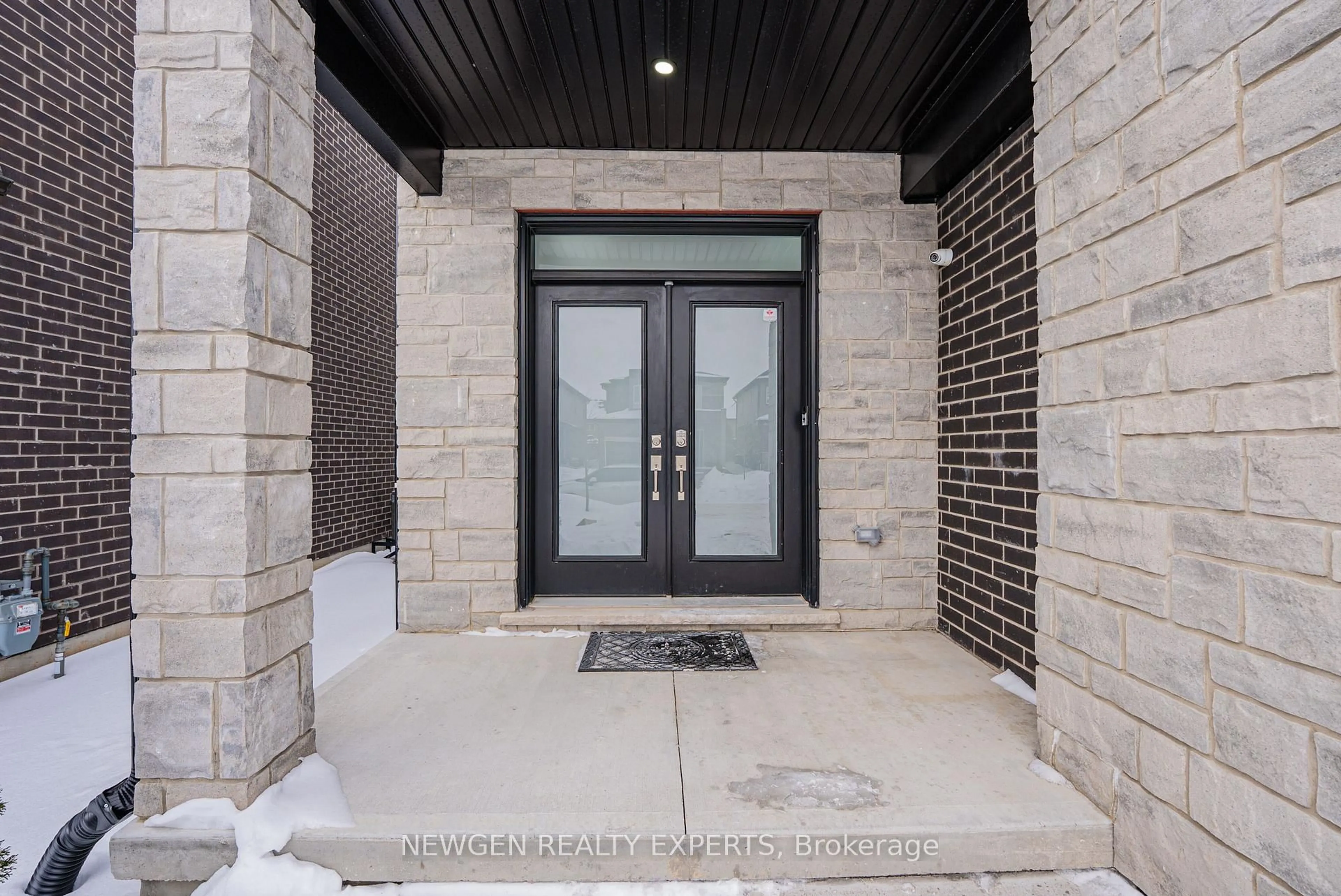 Indoor entryway for 409 Freure Dr, Cambridge Ontario N1S 0A2