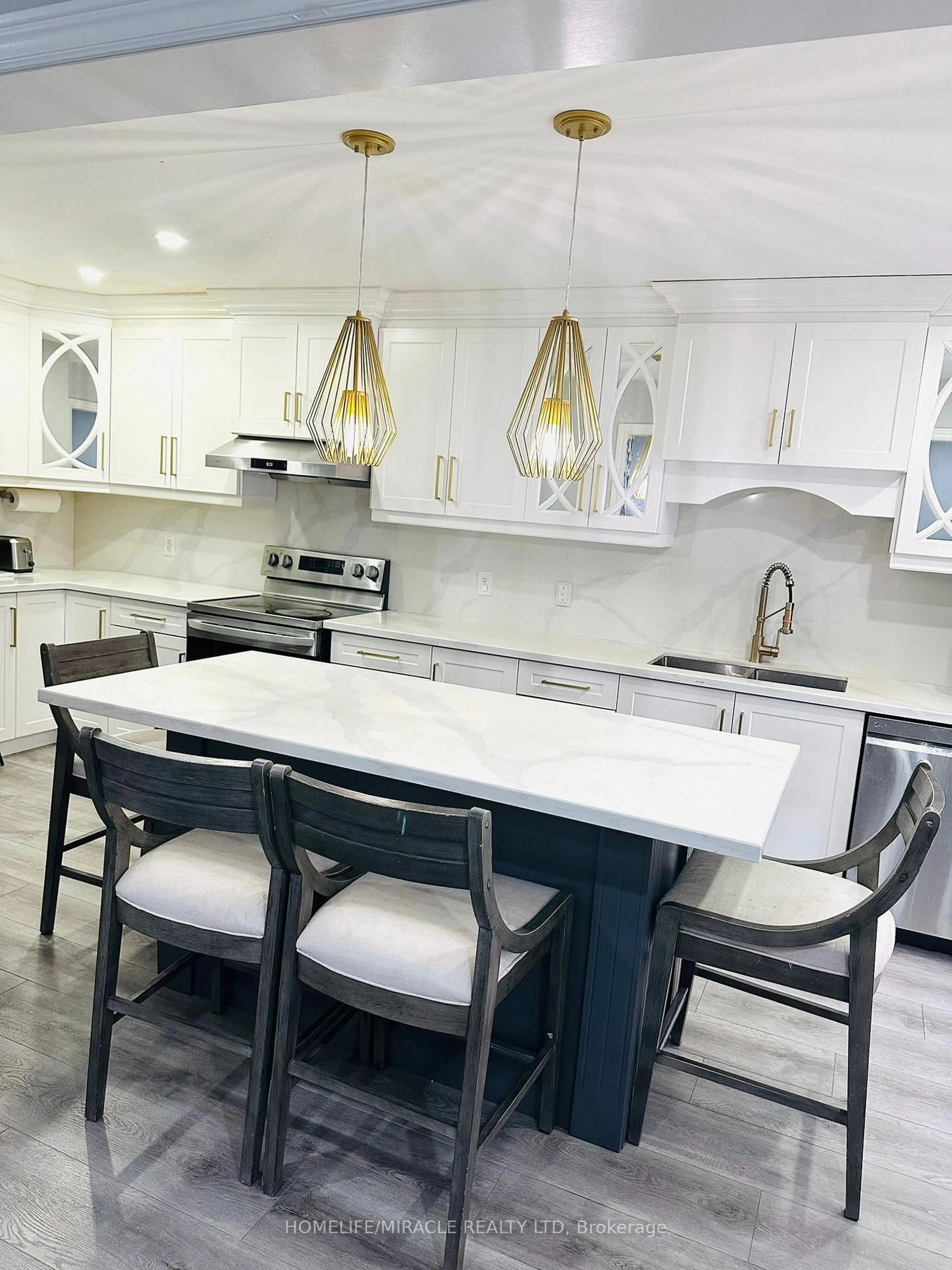 Open concept kitchen, ceramic/tile floor for 28 Peachwood Cres, Hamilton Ontario L8E 5Z8