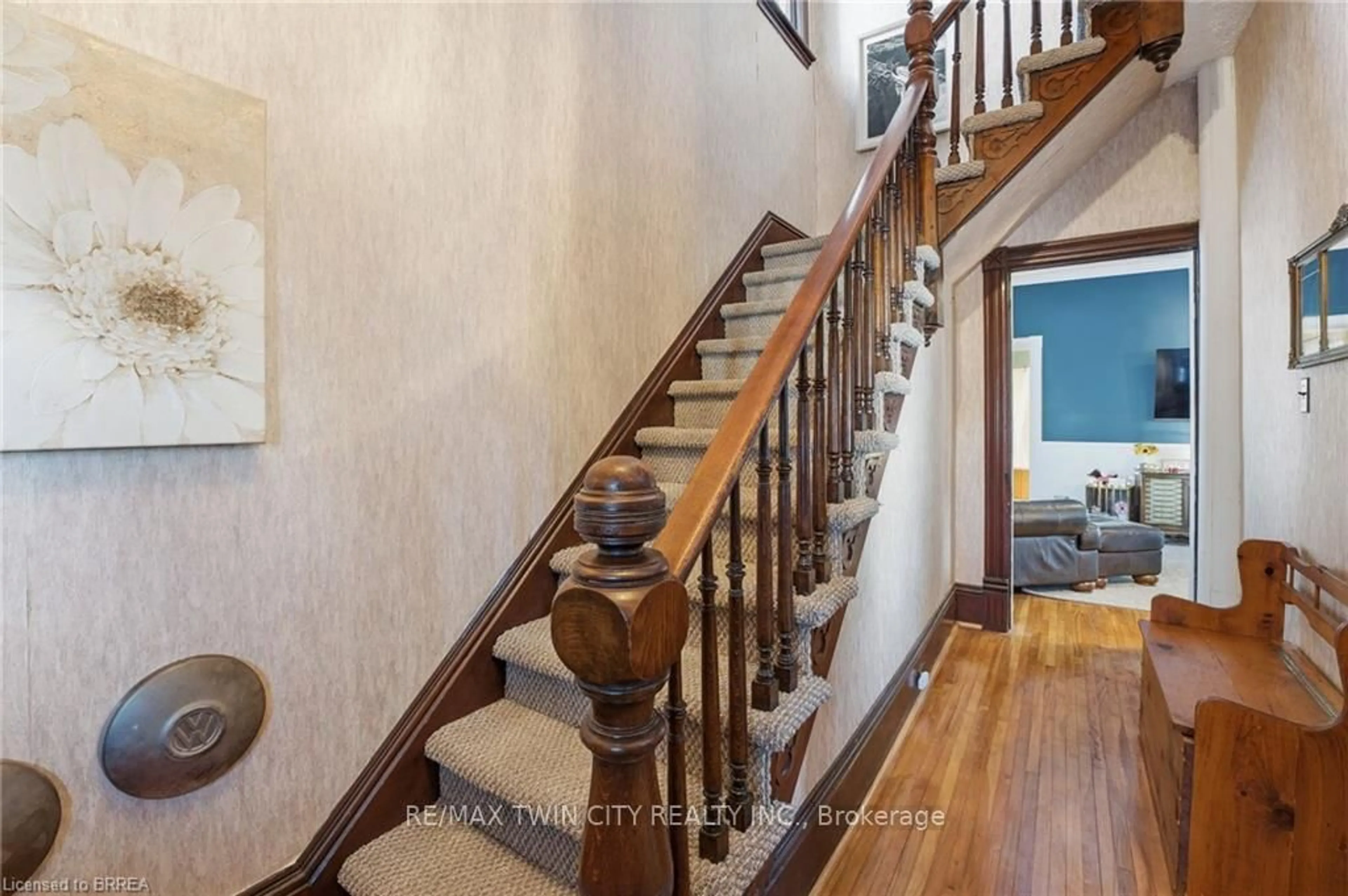 Stairs for 187 Sydenham St, Brantford Ontario N3R 3Z5