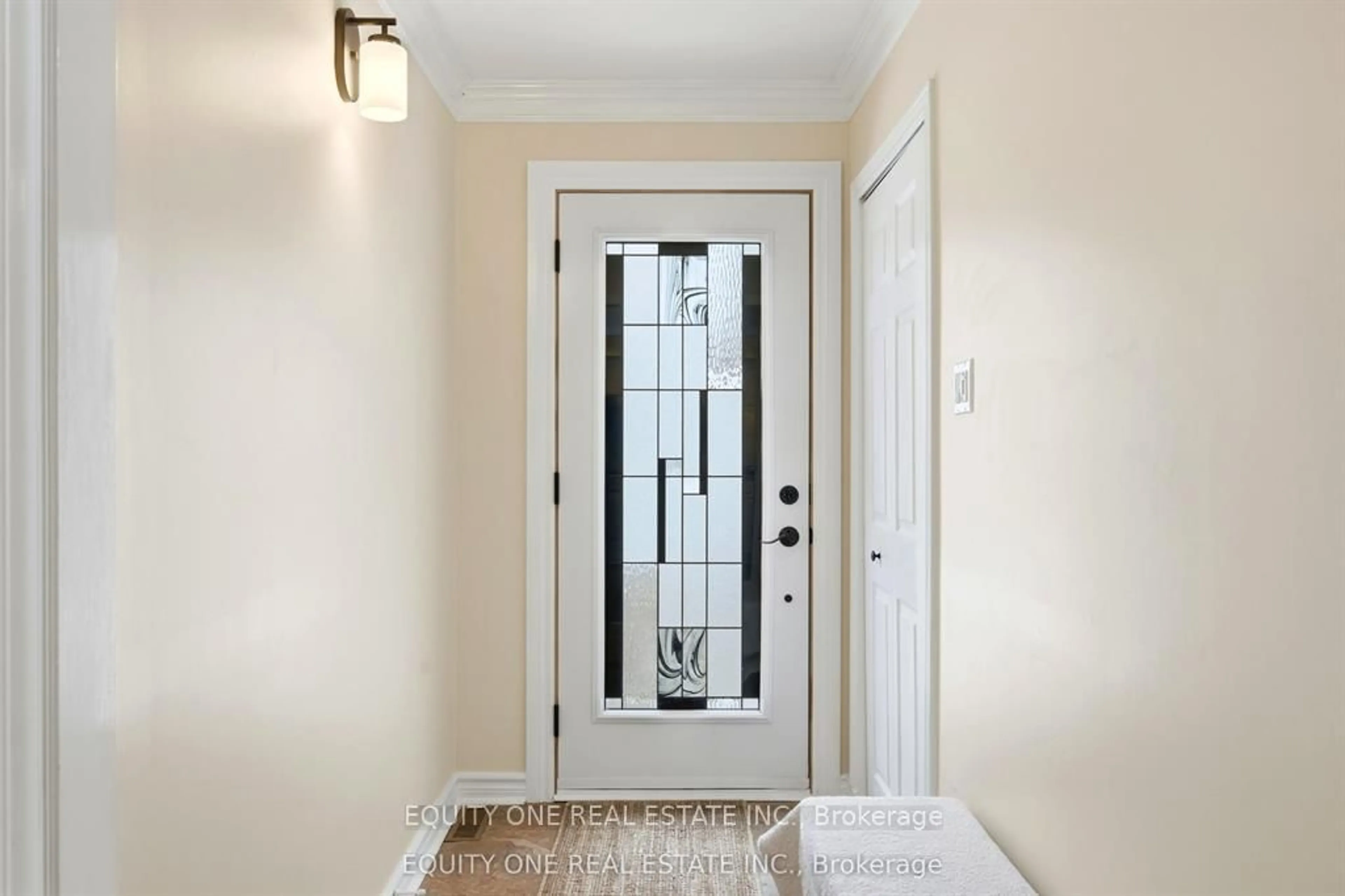 Indoor entryway for 17 Savage Dr, Ottawa Ontario K2S 1B9