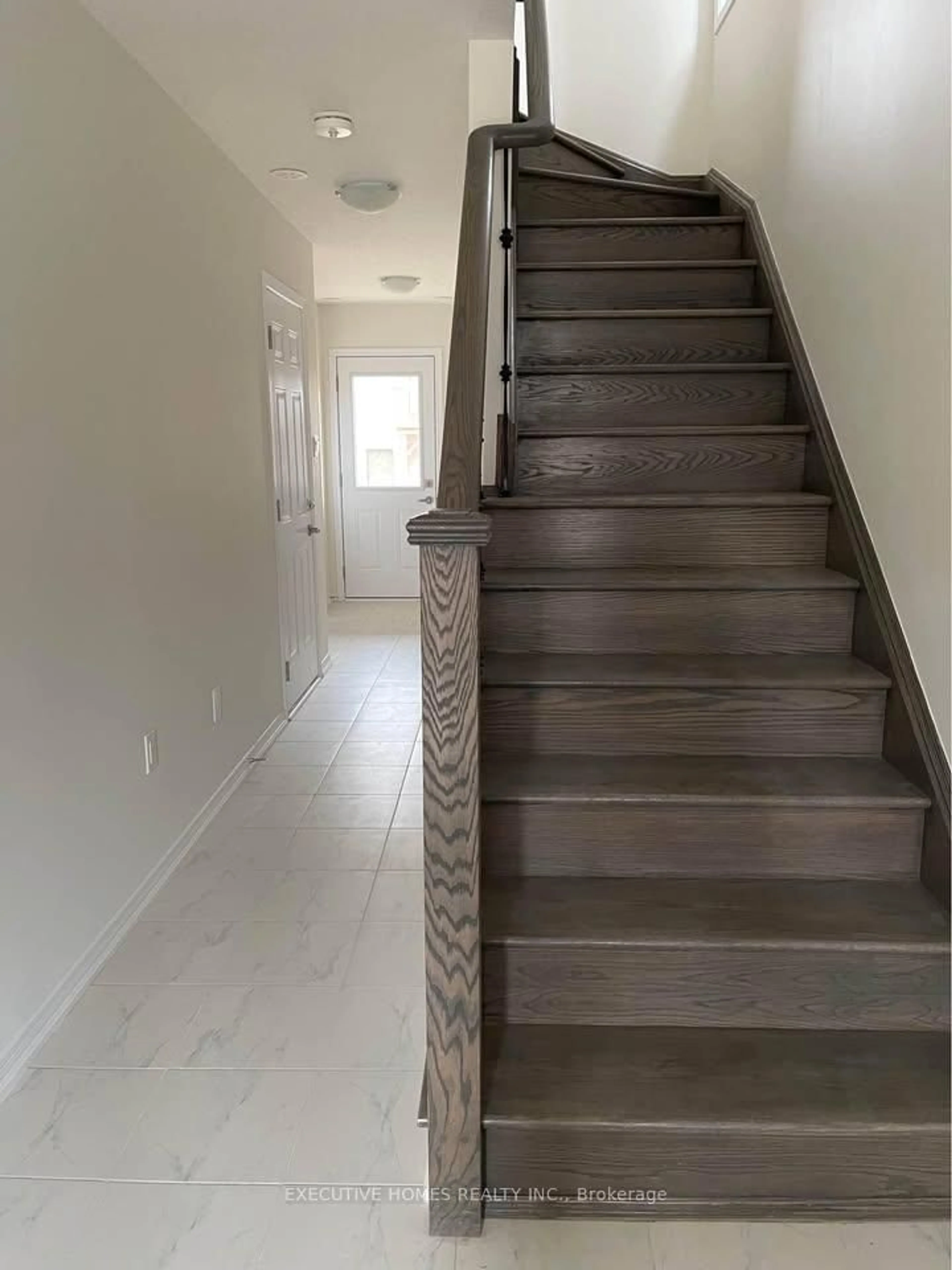 Stairs for 51 Holder Dr, Brantford Ontario N3T 0W8