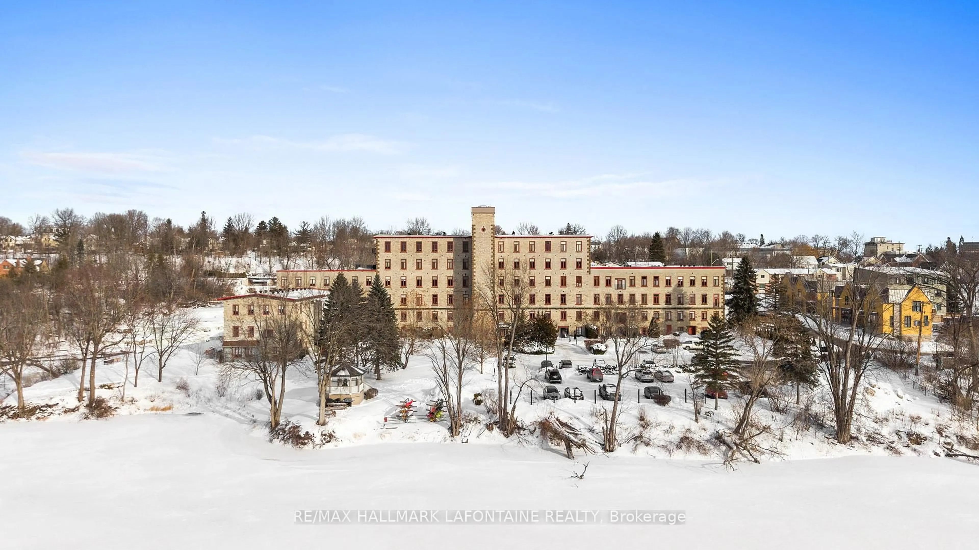 Blurry image for 1 Rosamond St #107, Almonte Ontario K0A 1A0