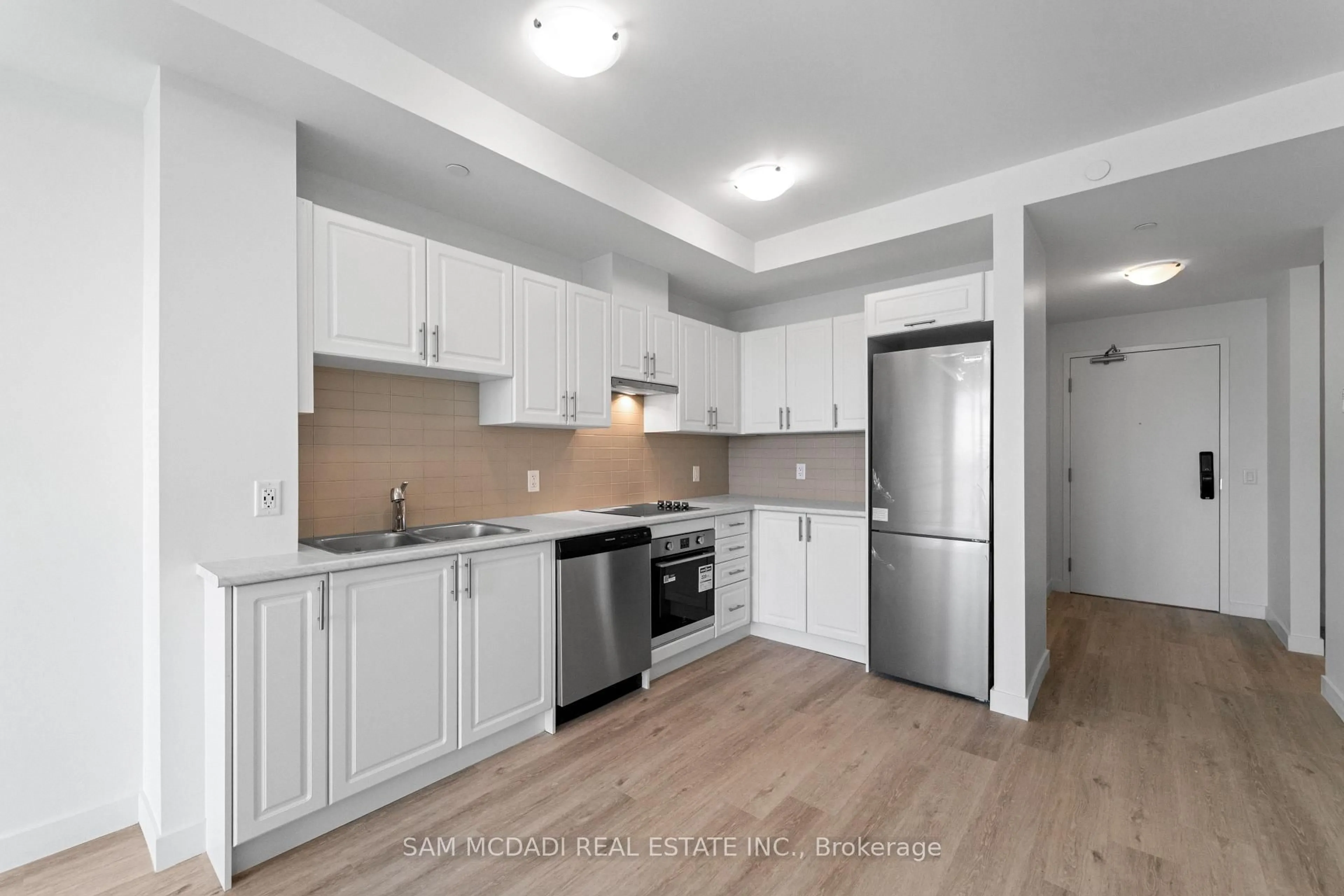 Standard kitchen, unknown for 461 Green Rd #505, Hamilton Ontario L8E 5B4
