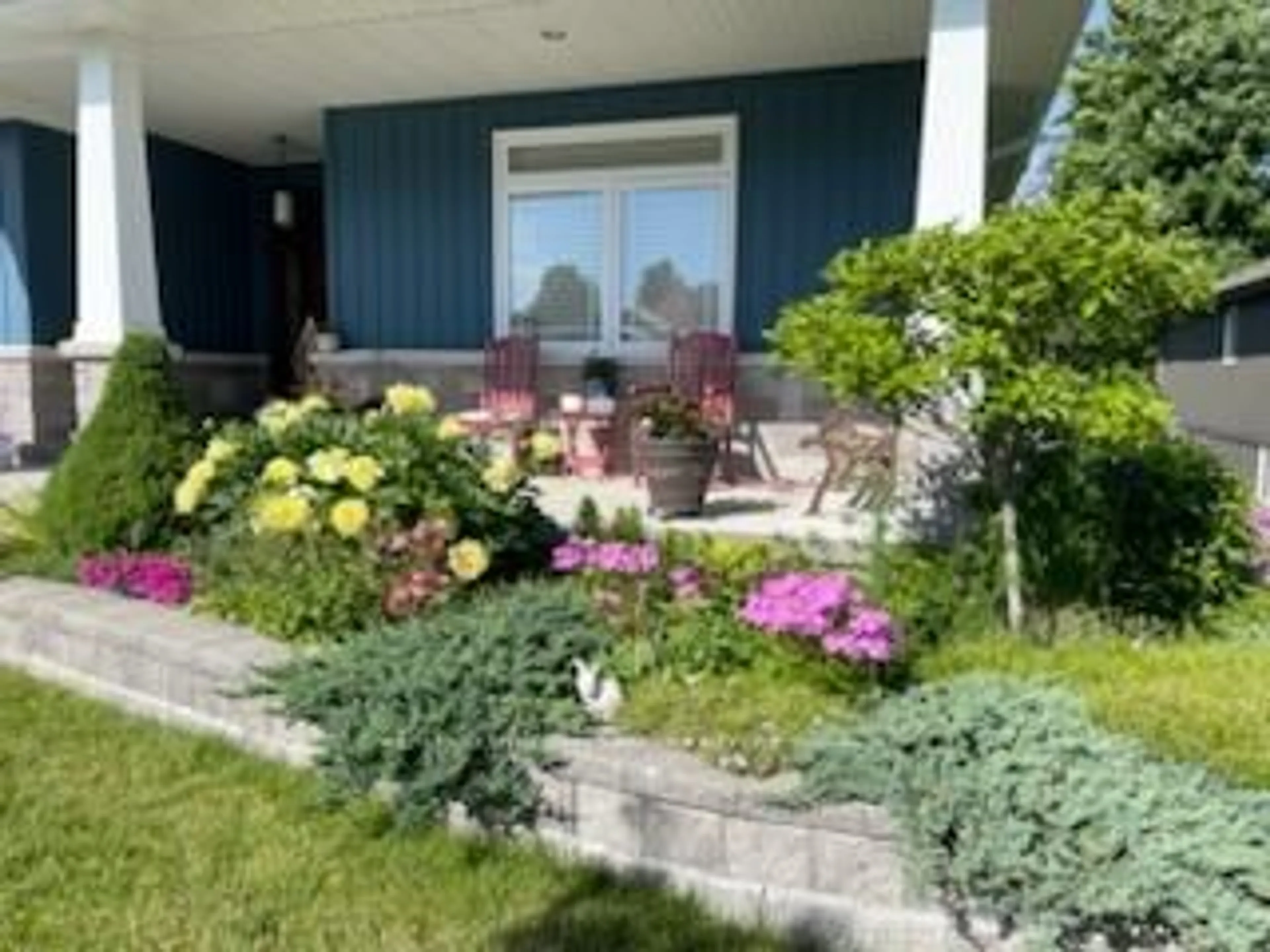 Patio, street for 8 Spartan Crt, Quinte West Ontario K8V 0G5