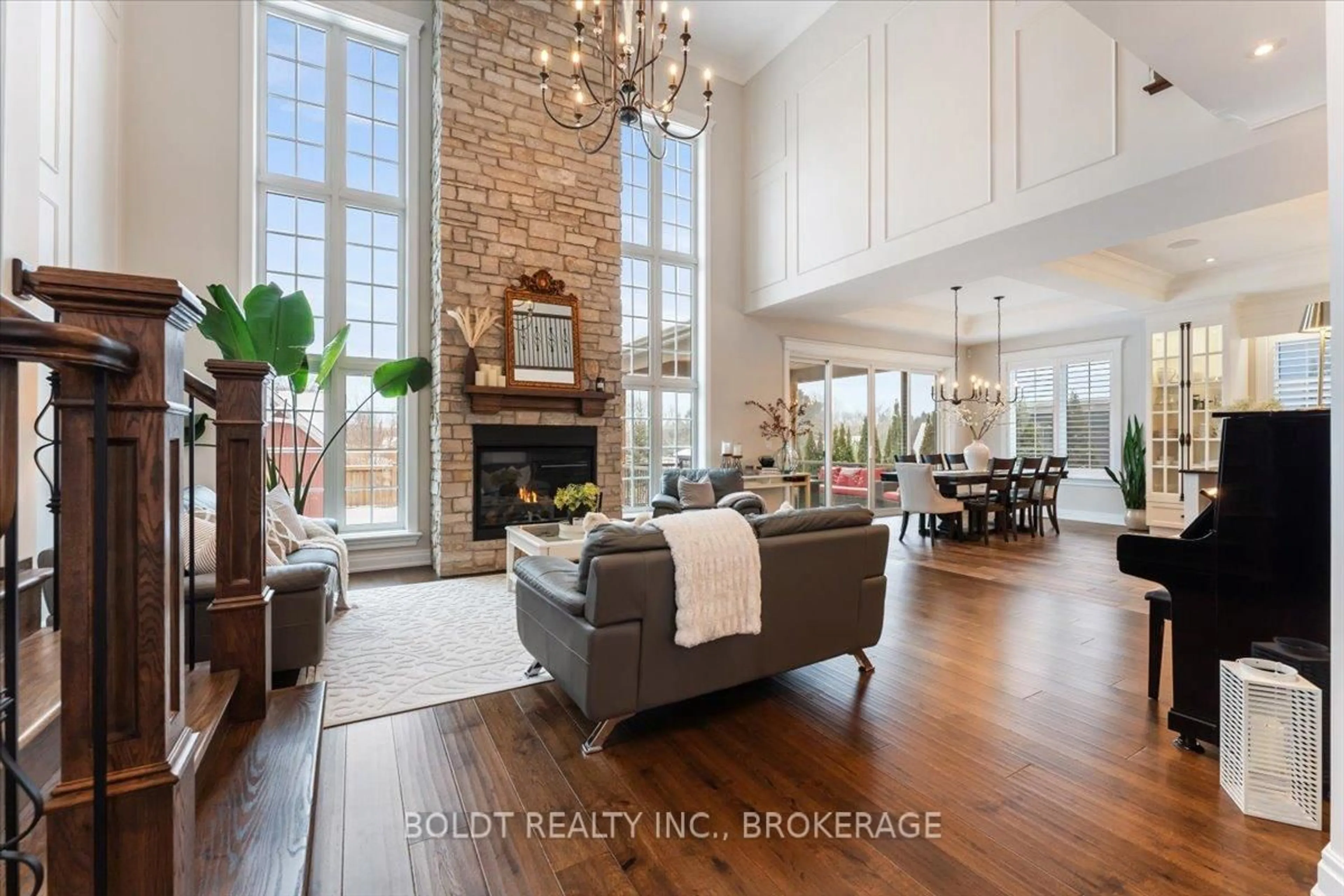 Indoor entryway for 1107 Balfour St, Pelham Ontario L0S 1C0