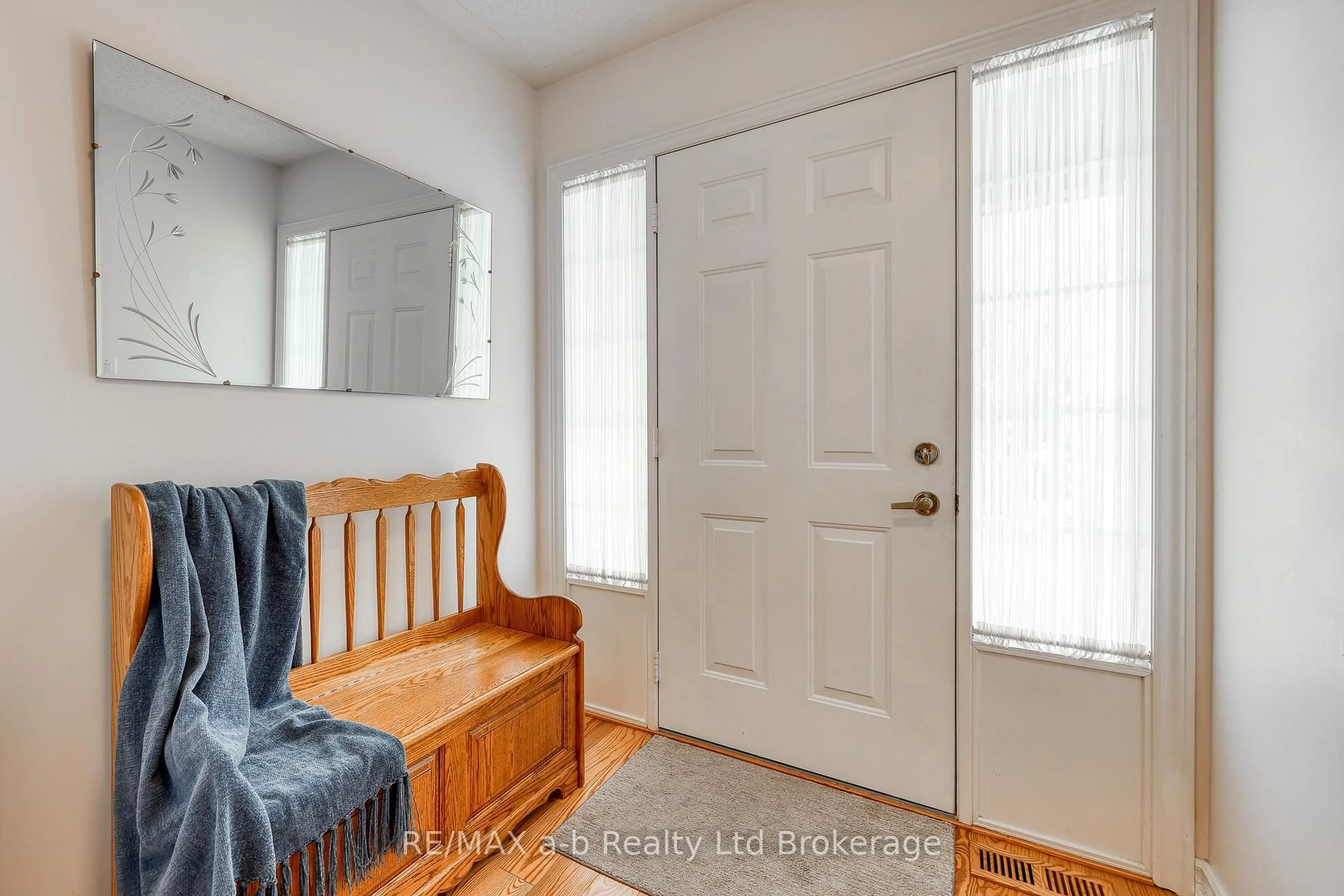 Indoor entryway for 23 Brasher Dr, Tillsonburg Ontario N4G 5T2