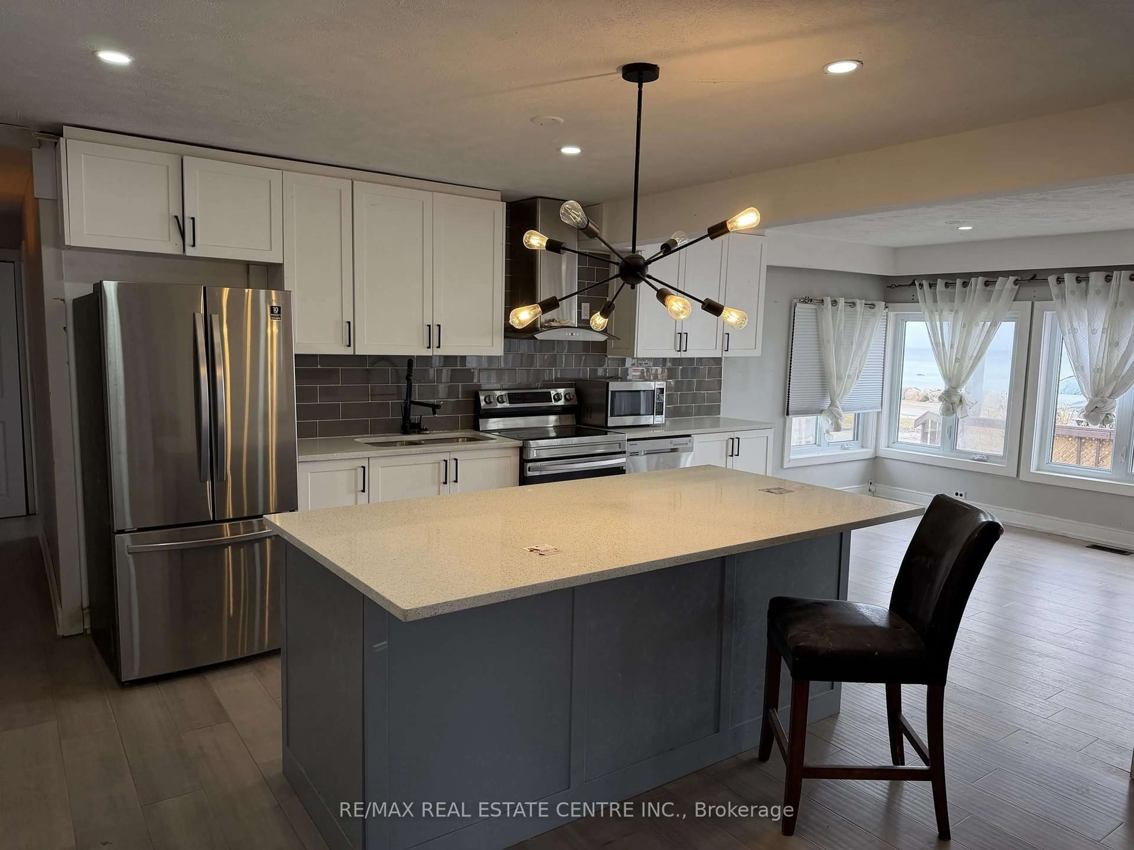 Open concept kitchen, unknown for 35 Lakeside Ave, Meaford Ontario N4L 1A7