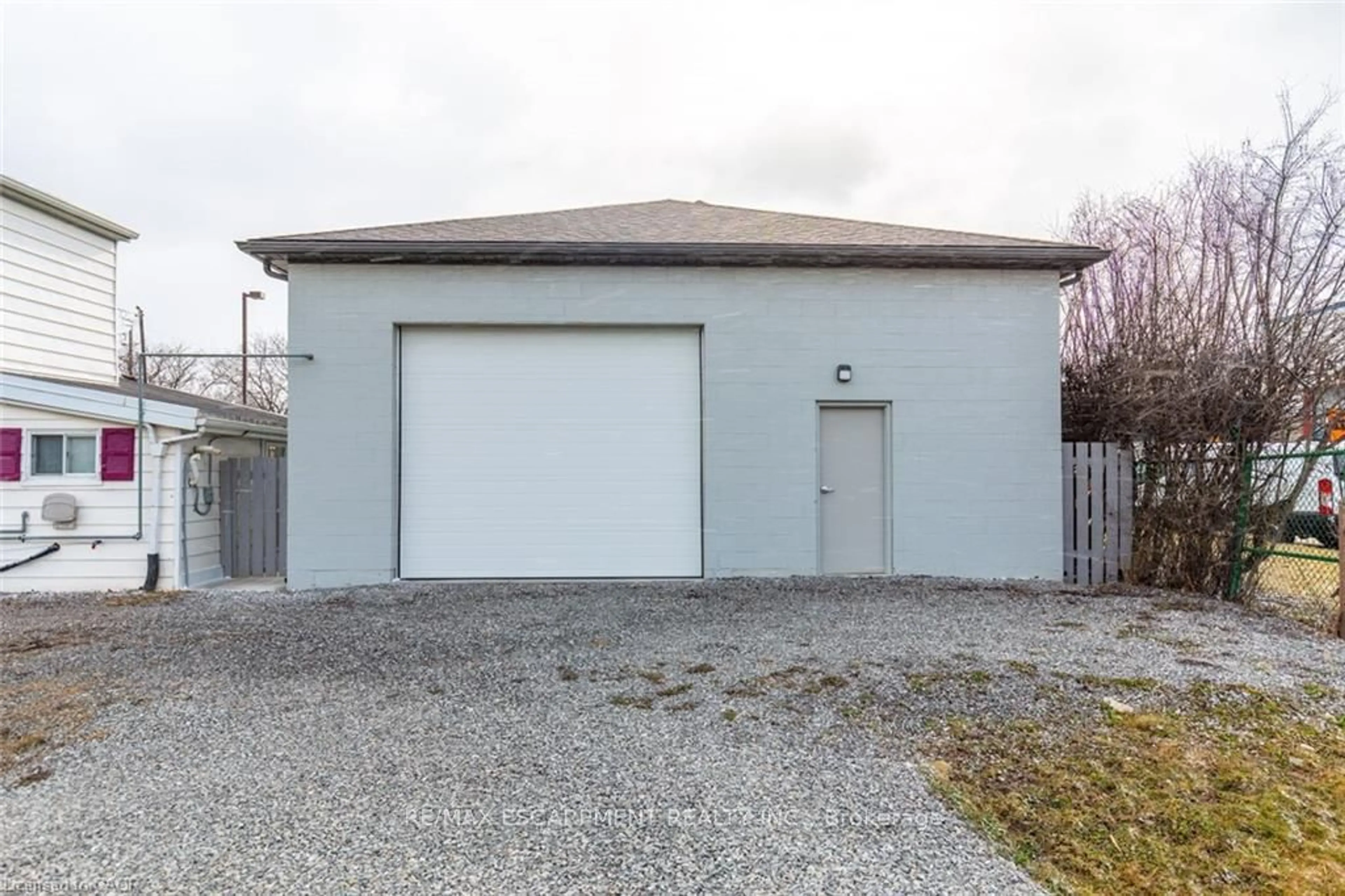 Shed for 355 Jones Rd, Hamilton Ontario L8E 5N2