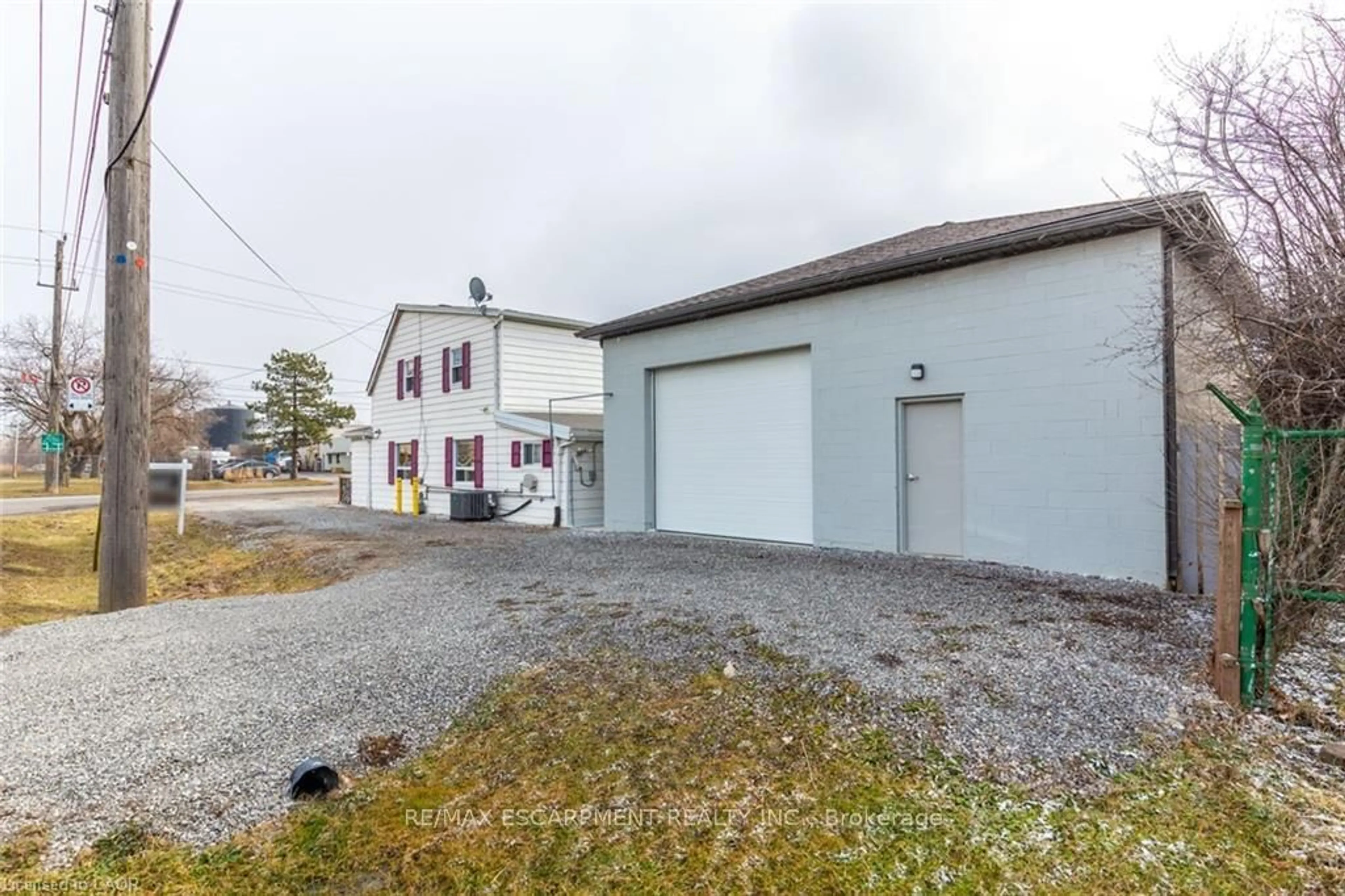 Unknown for 355 Jones Rd, Hamilton Ontario L8E 5N2