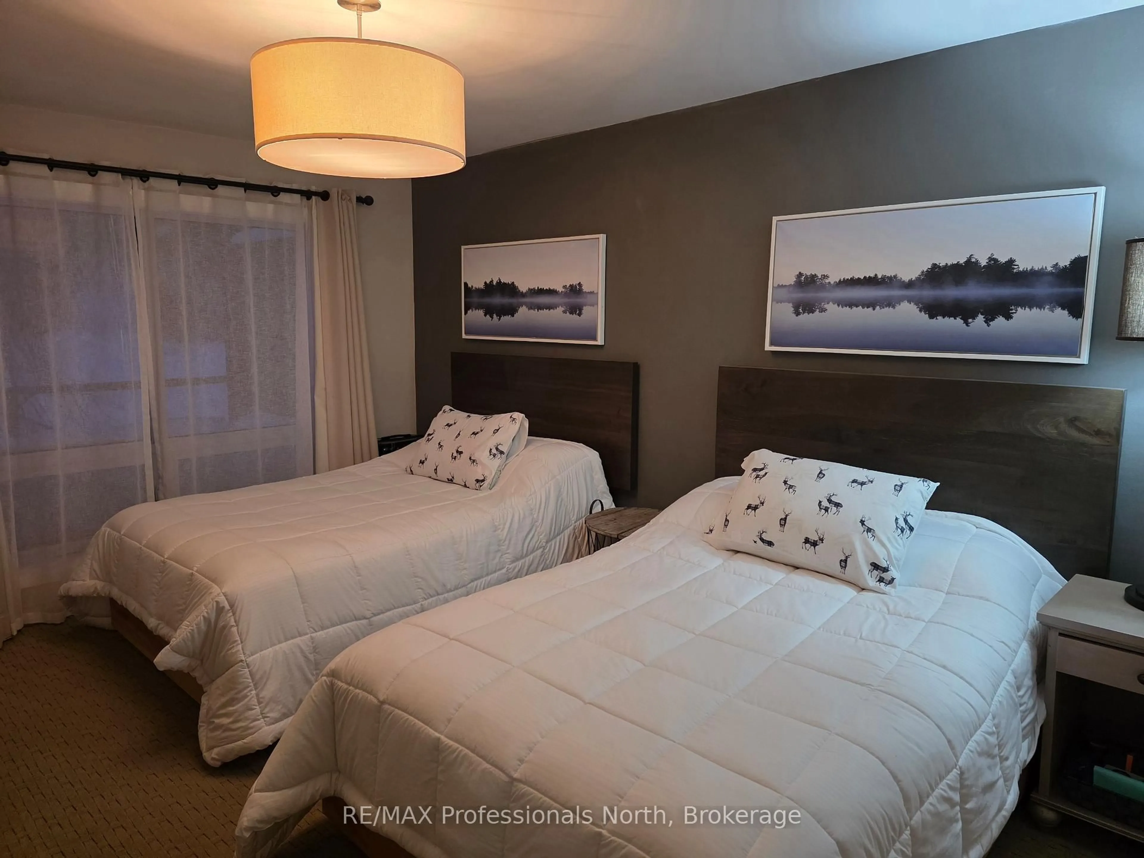 Bedroom with bed, unknown for 1235 Deerhurst Dr #52-308, Huntsville Ontario P1H 2E8