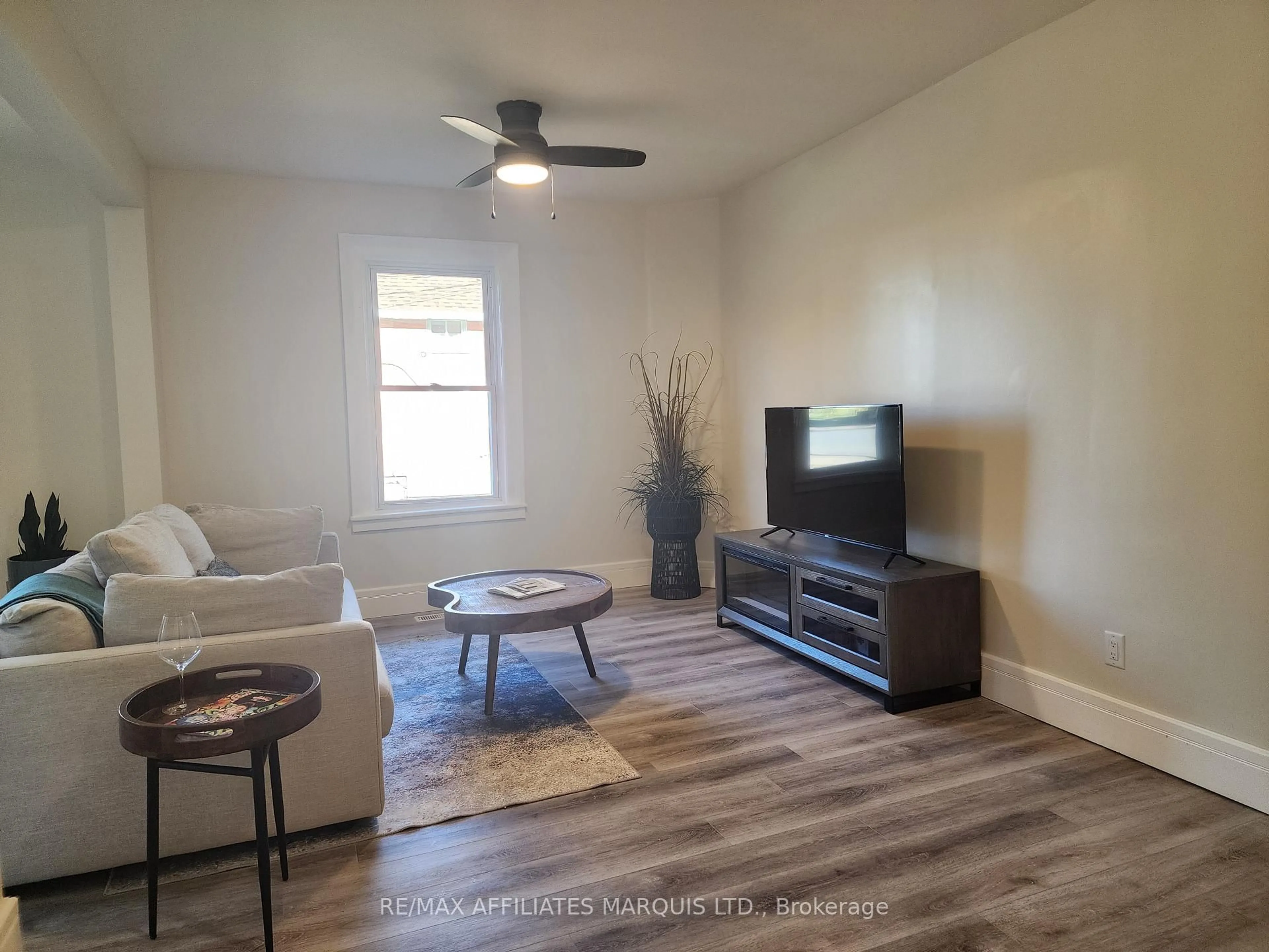 Living room with furniture, unknown for 12 Oak St, South Glengarry Ontario K0C 1N0