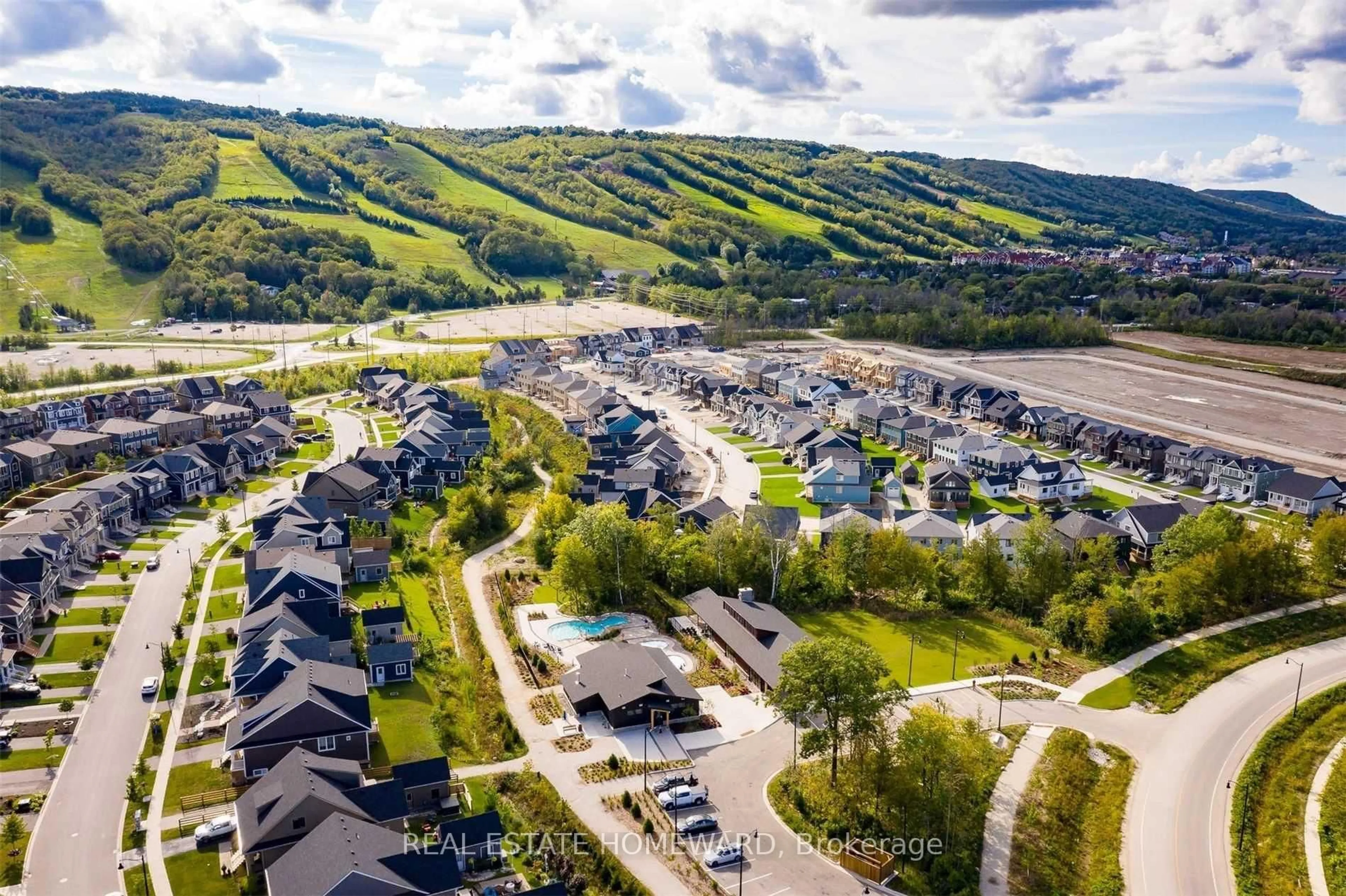 A pic from outside/outdoor area/front of a property/back of a property/a pic from drone, unknown for 222 Yellow Birch Ave, Blue Mountains Ontario L9Y 0R4