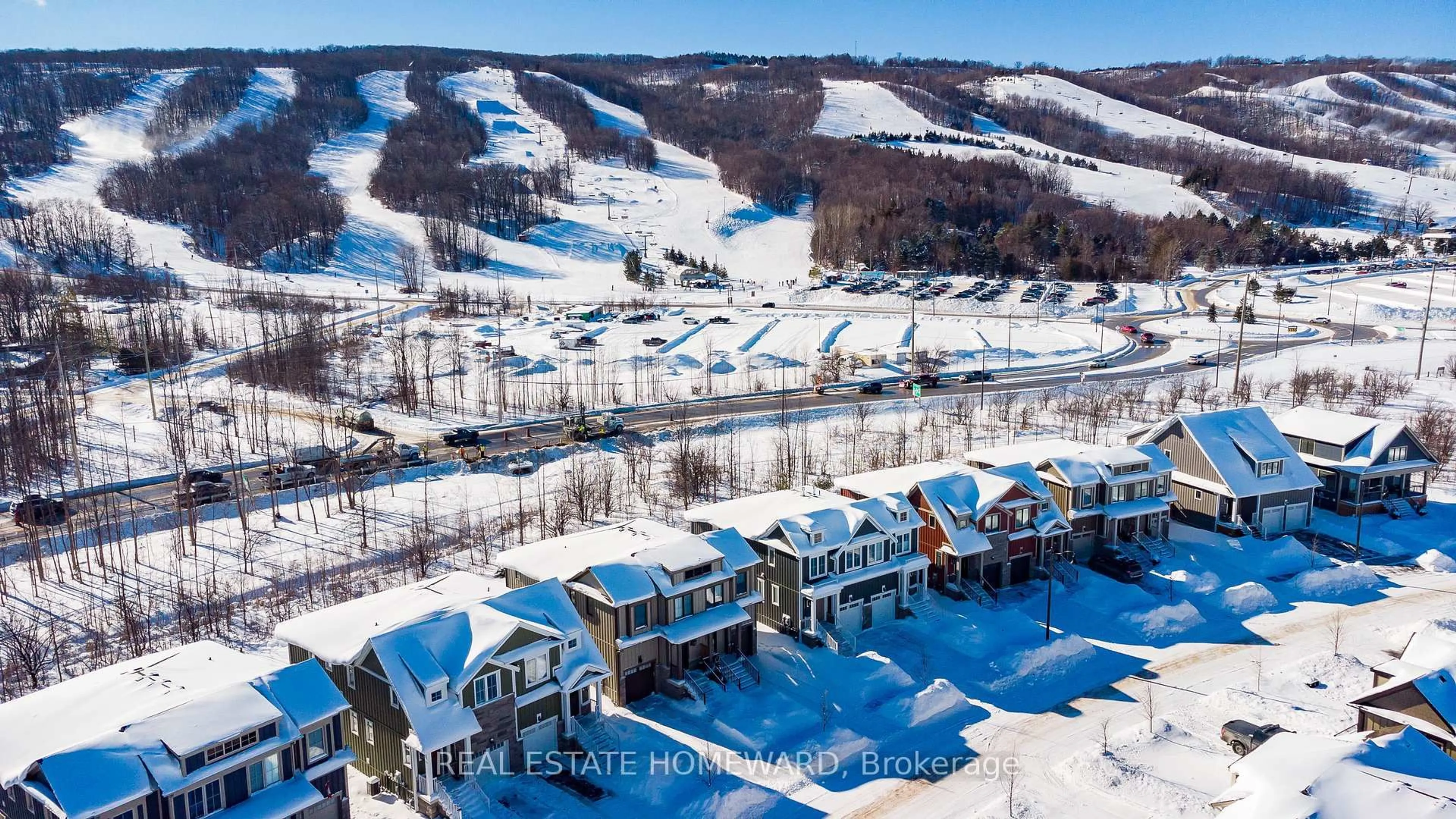 A pic from outside/outdoor area/front of a property/back of a property/a pic from drone, mountain view for 222 Yellow Birch Ave, Blue Mountains Ontario L9Y 0R4