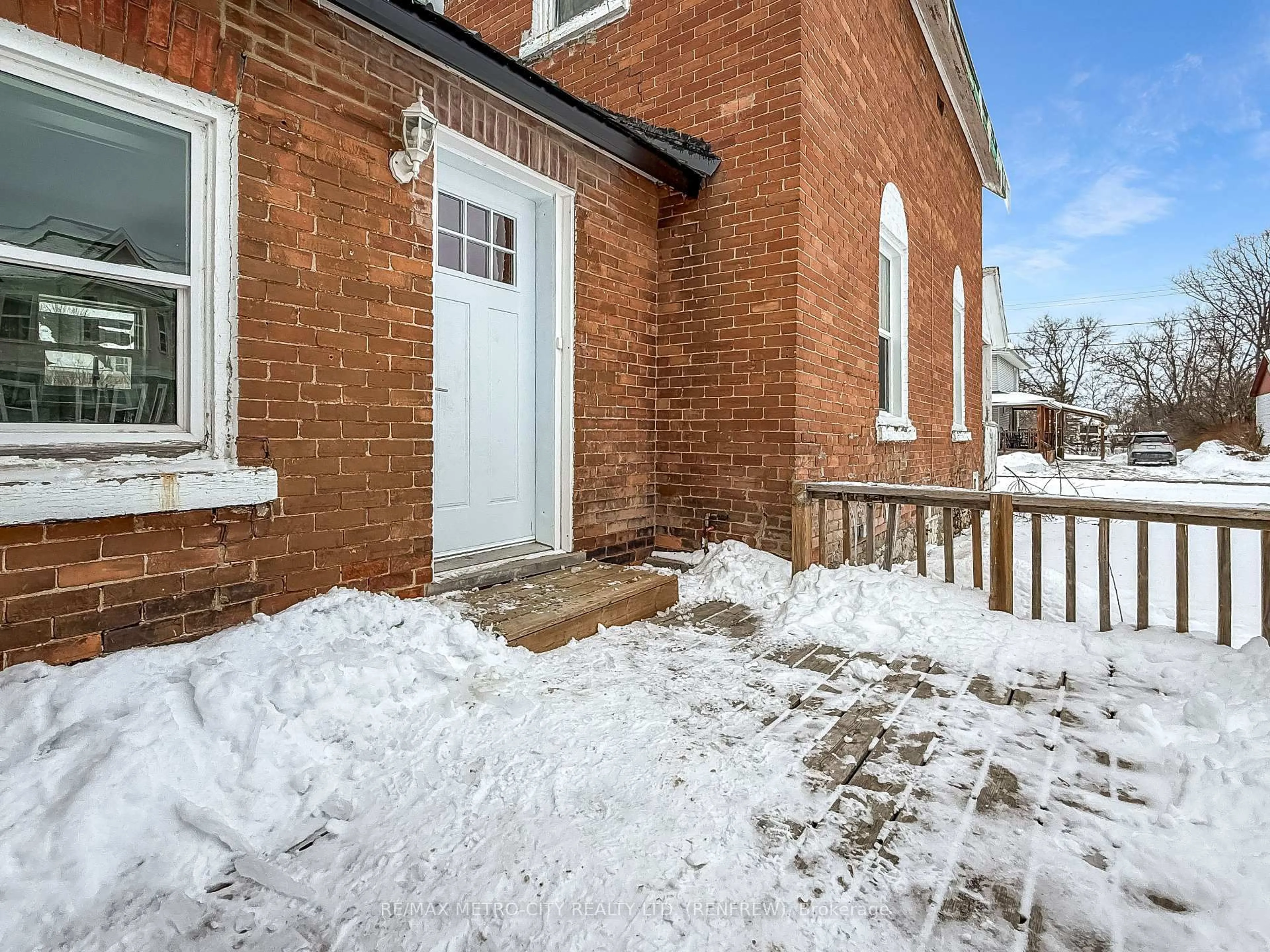 Unknown for 148 Farewell St, Renfrew Ontario K7V 2H4