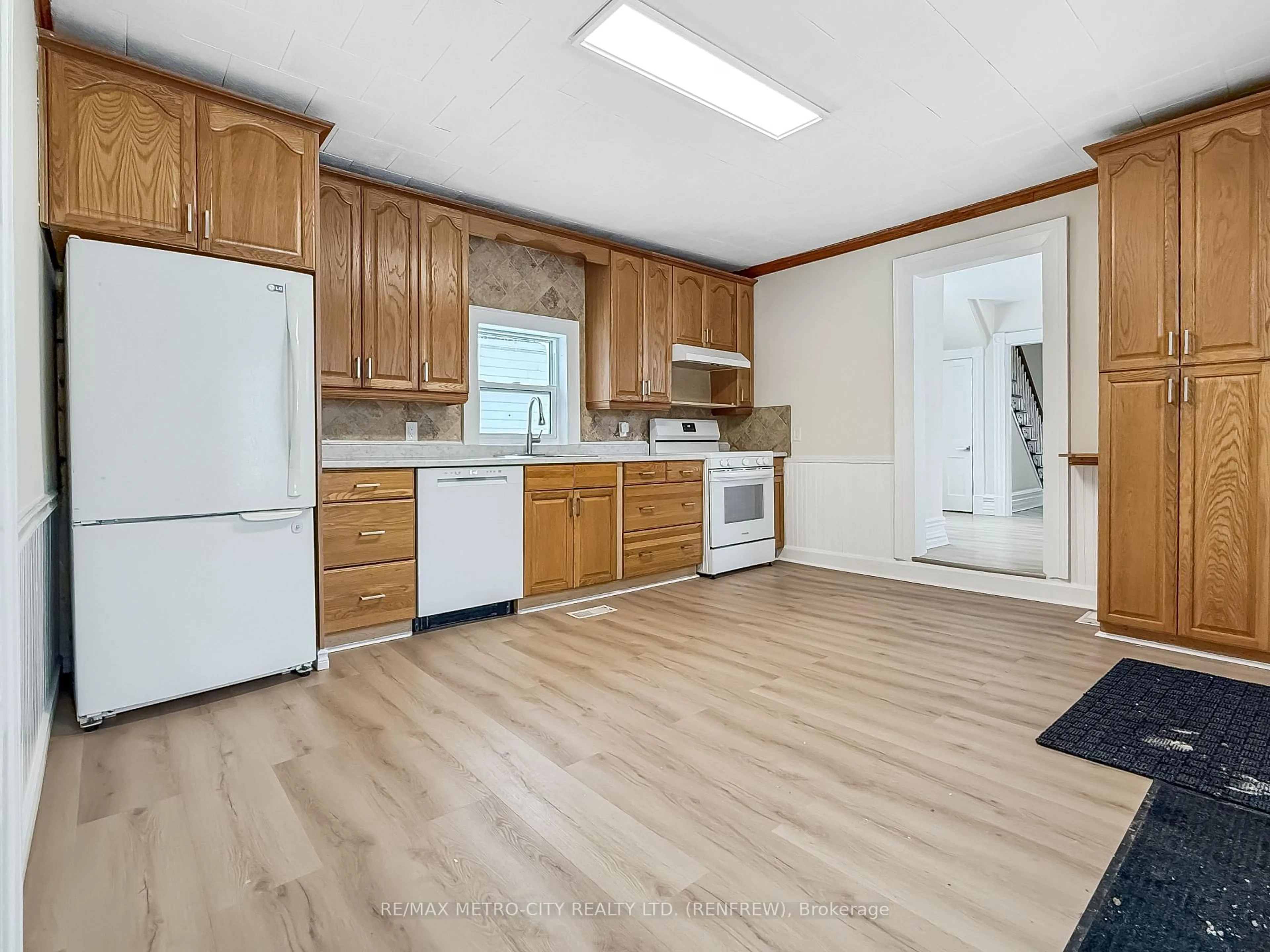 Unknown for 148 Farewell St, Renfrew Ontario K7V 2H4