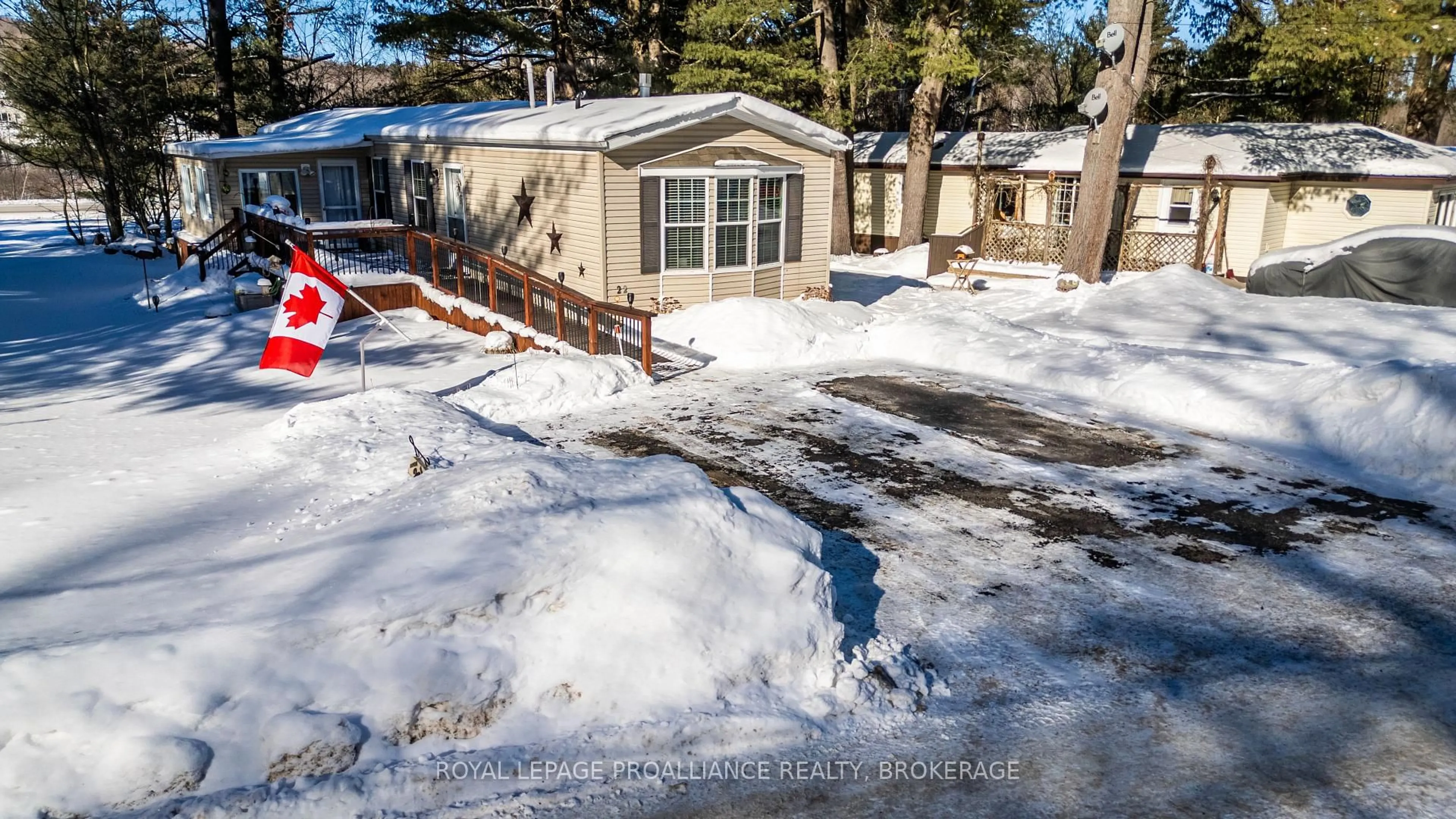A pic from outside/outdoor area/front of a property/back of a property/a pic from drone, street for 22-3302 Highway 32, Front of Leeds & Seeleys Bay Ontario K0H 2N0