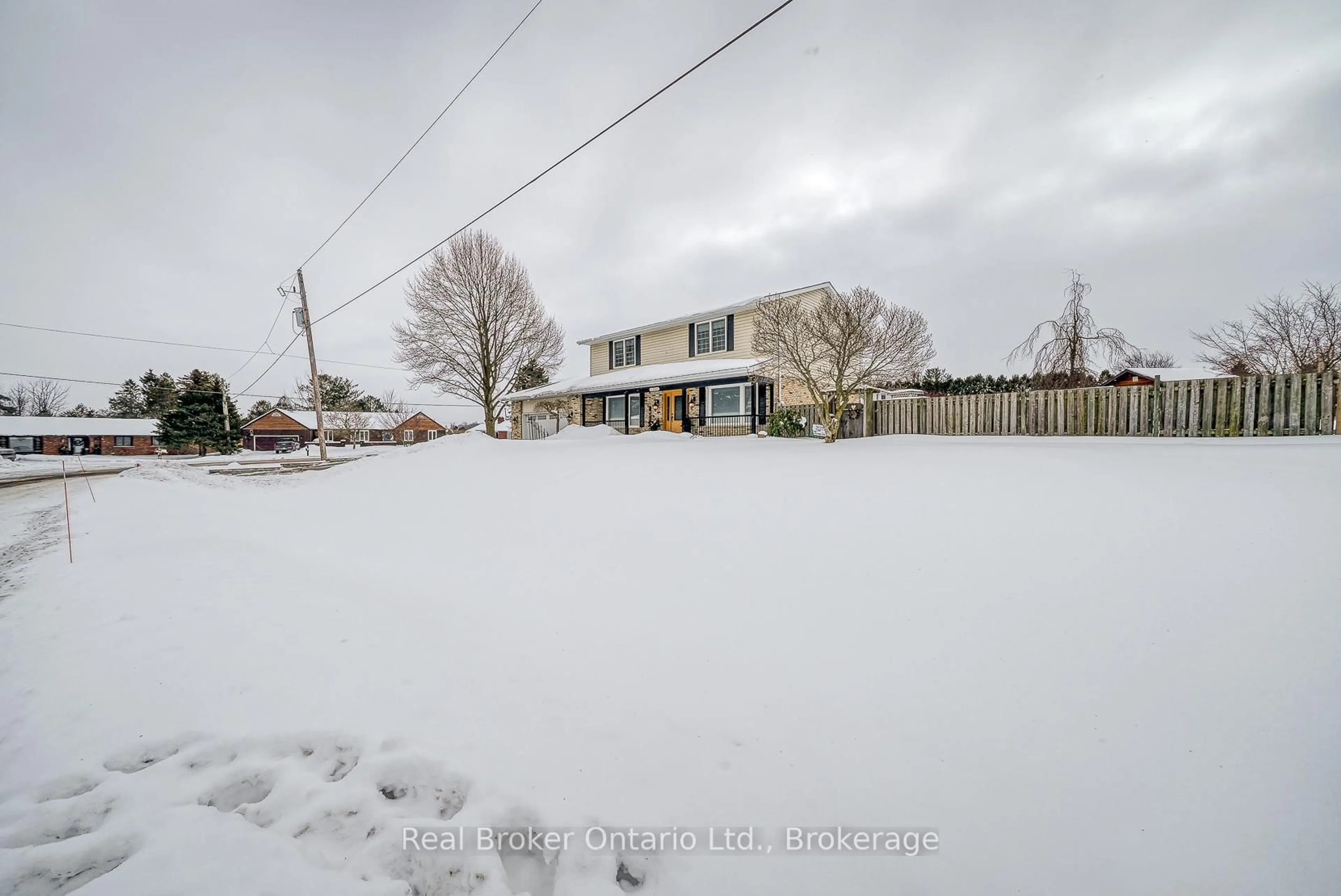A pic from outside/outdoor area/front of a property/back of a property/a pic from drone, street for 20 Wilkins Dr, South-West Oxford Ontario N4S 7V6