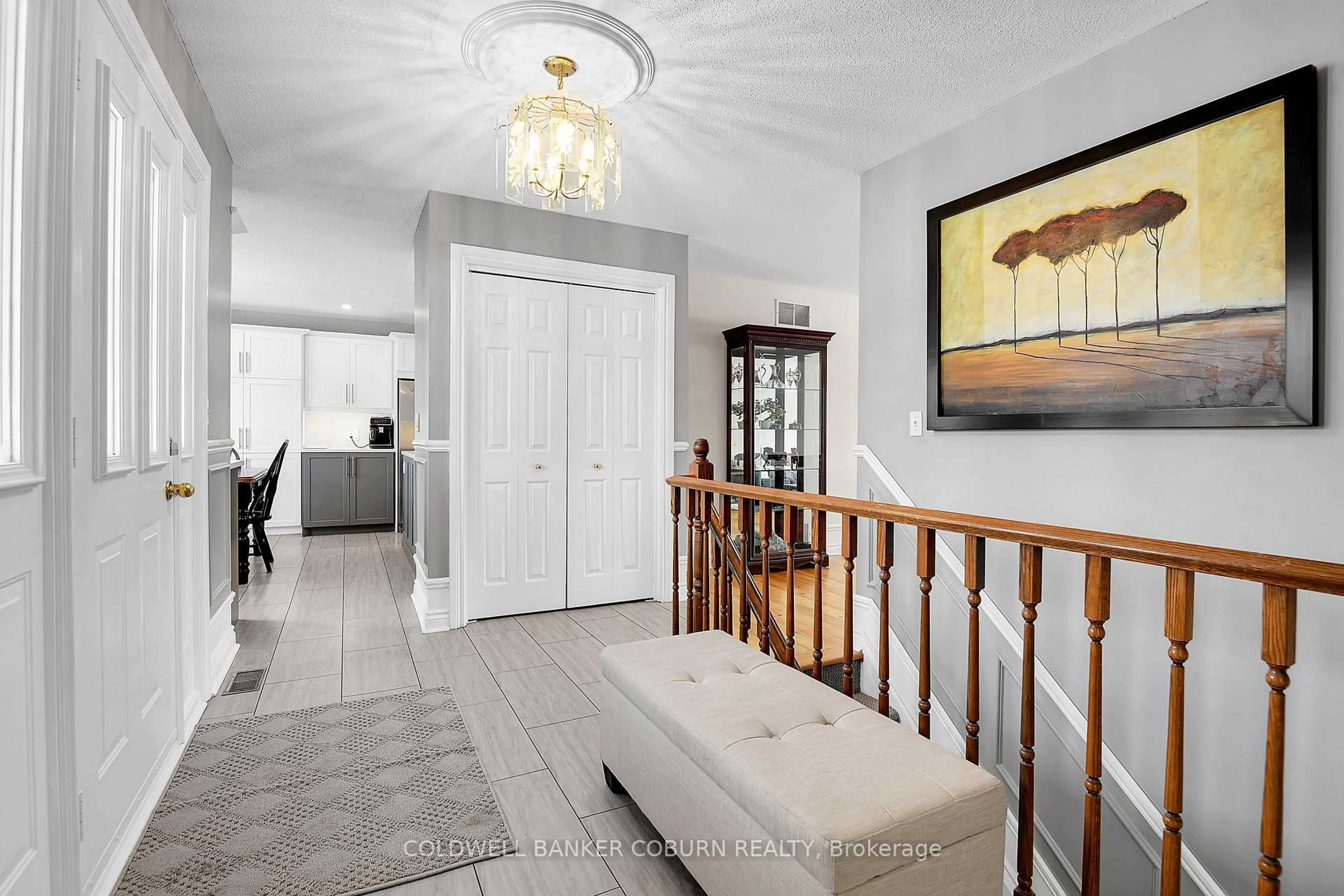 Indoor entryway for 11 Kimberly Ave, North Grenville Ontario K0G 1J0