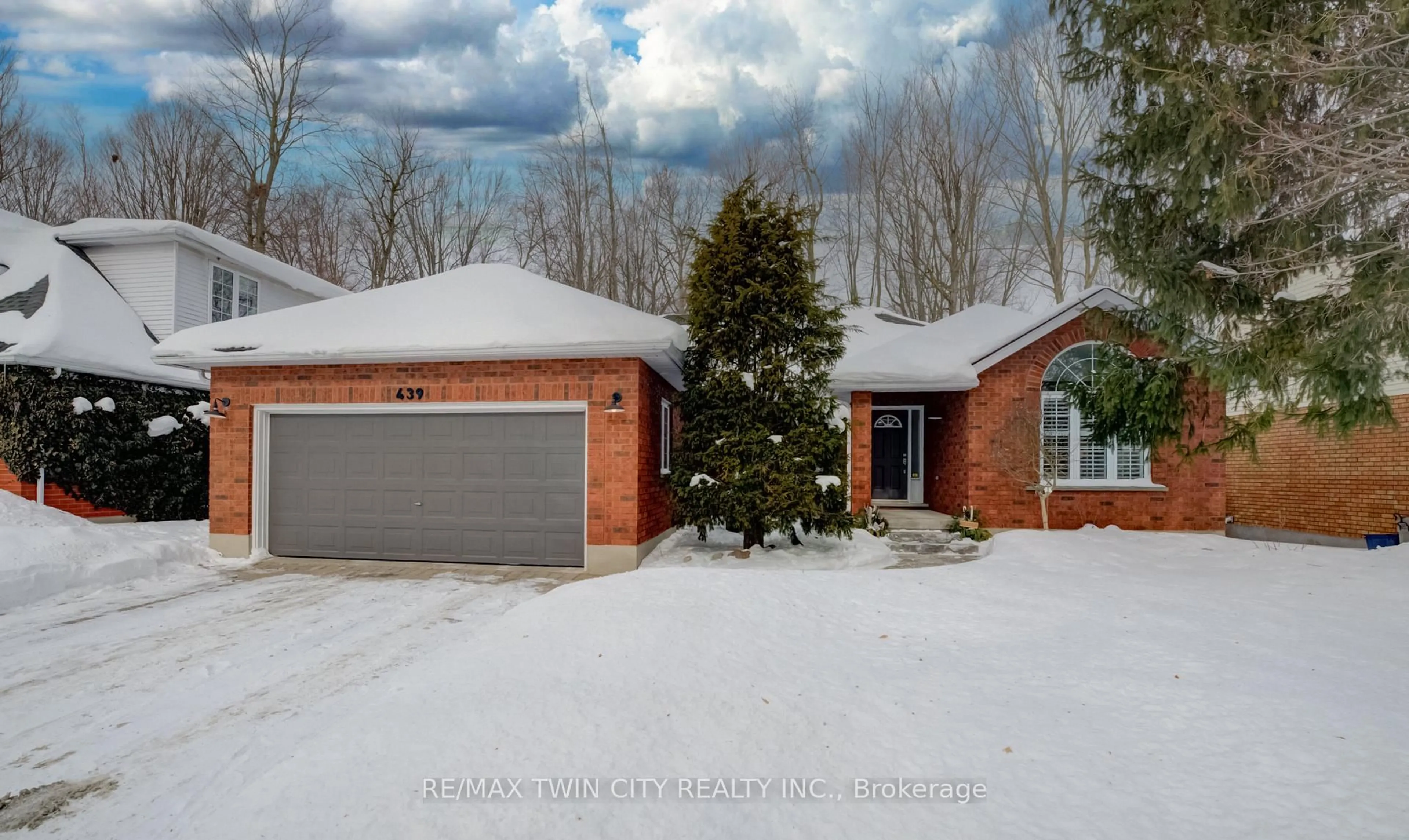 Home with brick exterior material, street for 439 Northlake Dr, Waterloo Ontario N2V 1Y6