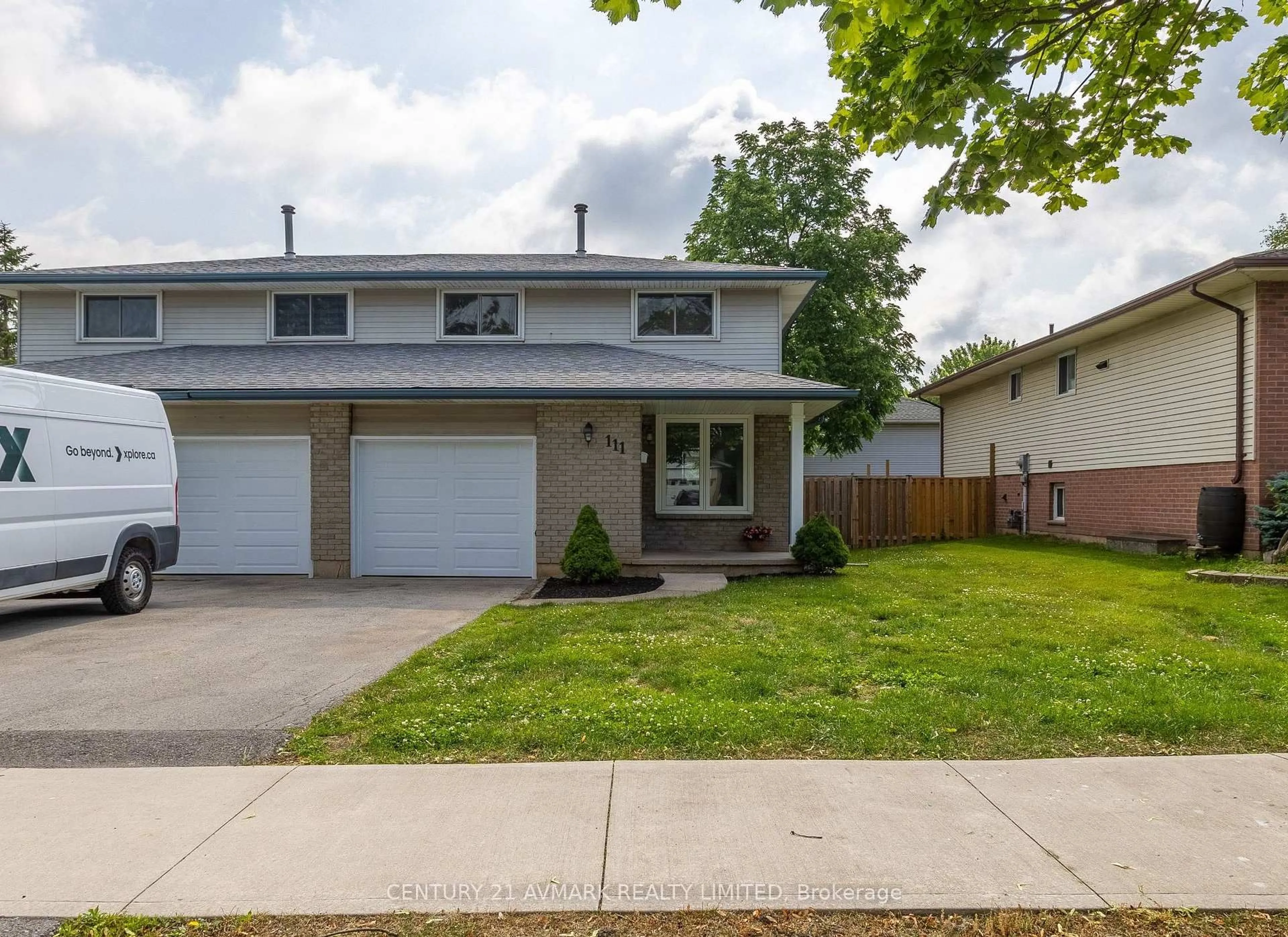 Home with vinyl exterior material, street for 111 Northgate Dr, Welland Ontario L3C 5Y3