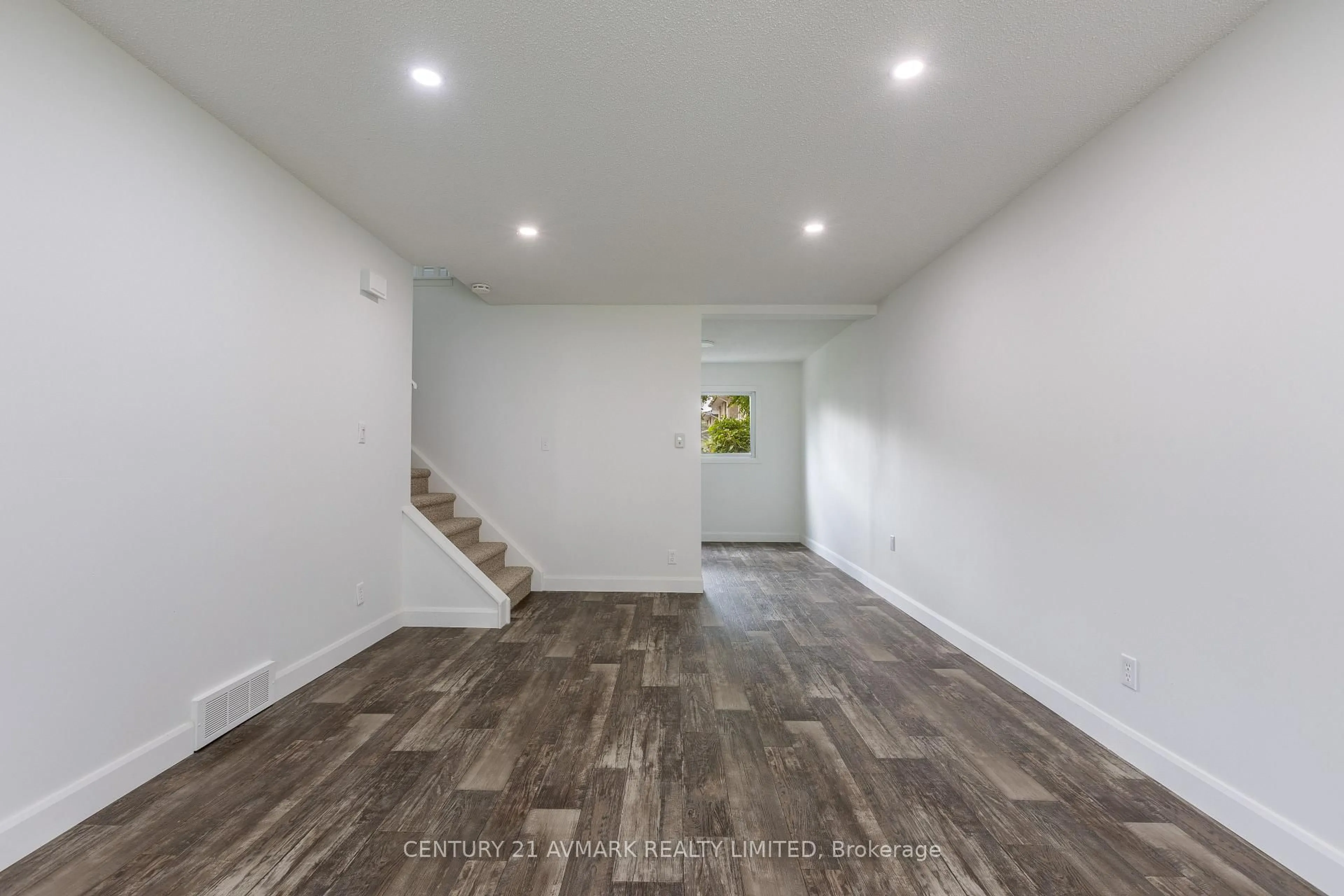 Unknown for 111 Northgate Dr, Welland Ontario L3C 5Y3