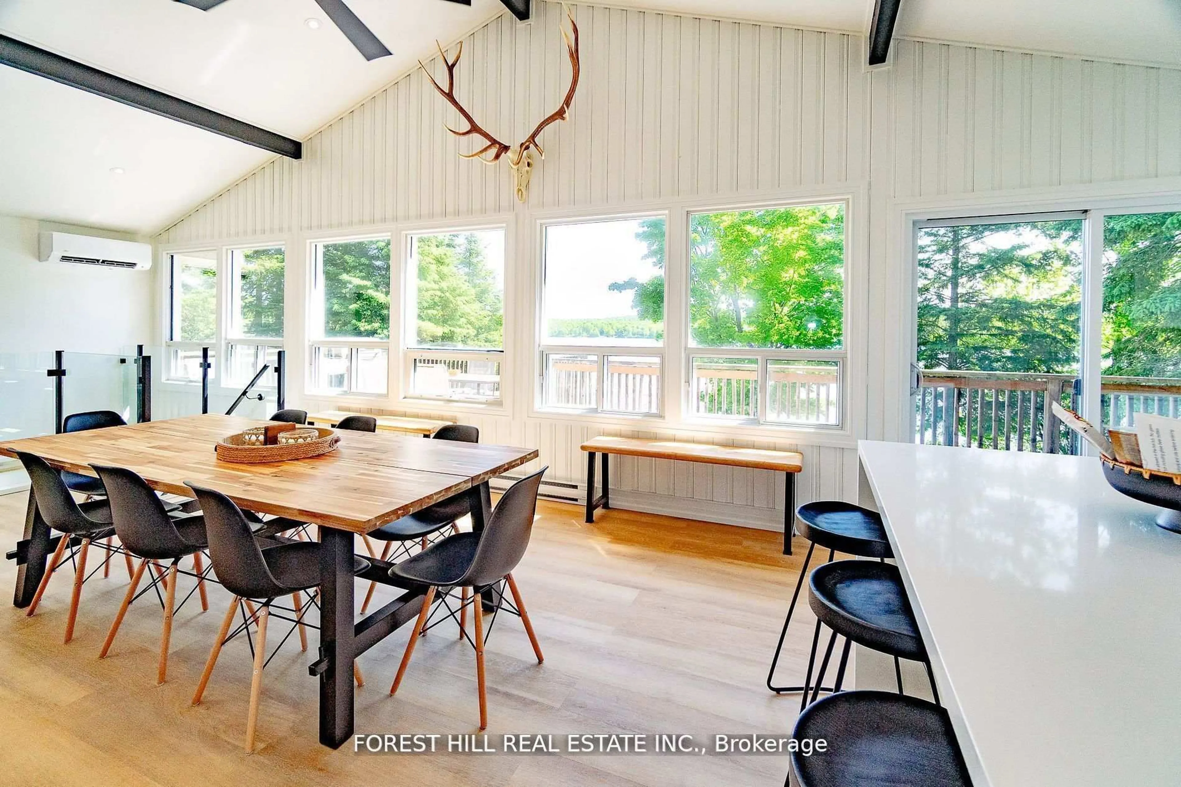 Dining room, wood/laminate floor for 135 Buckvale Dr, McMurrich/Monteith Ontario P0A 1Y0