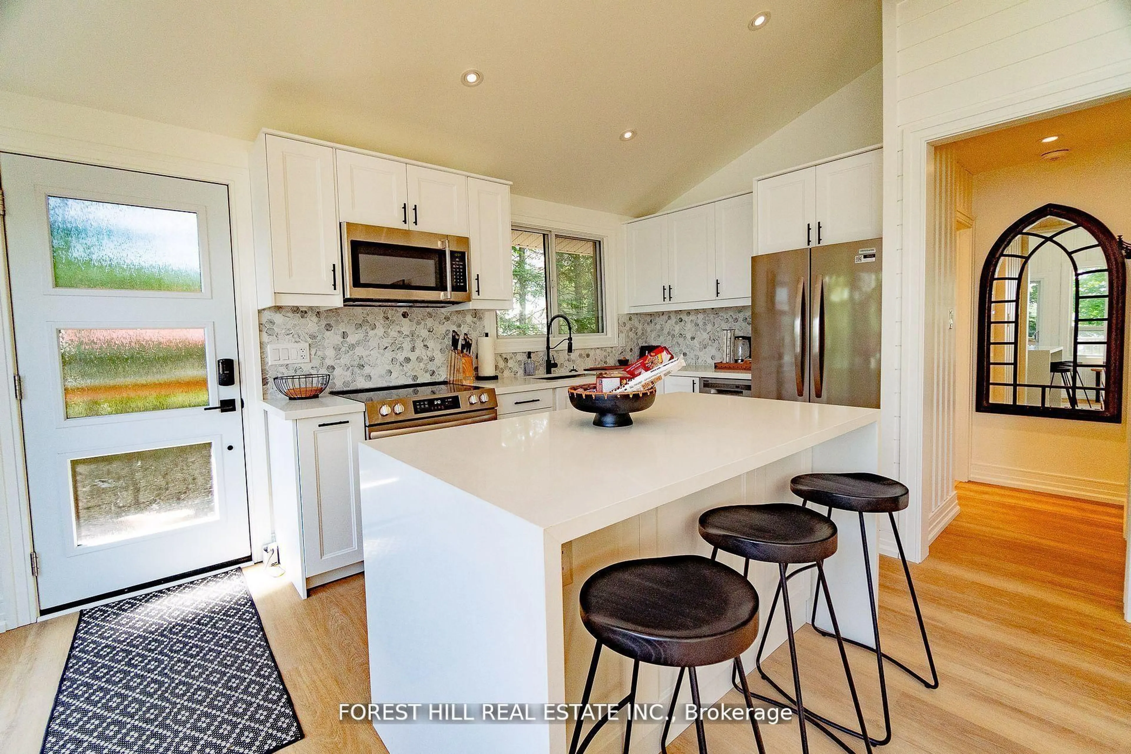 Open concept kitchen, ceramic/tile floor for 135 Buckvale Dr, McMurrich/Monteith Ontario P0A 1Y0